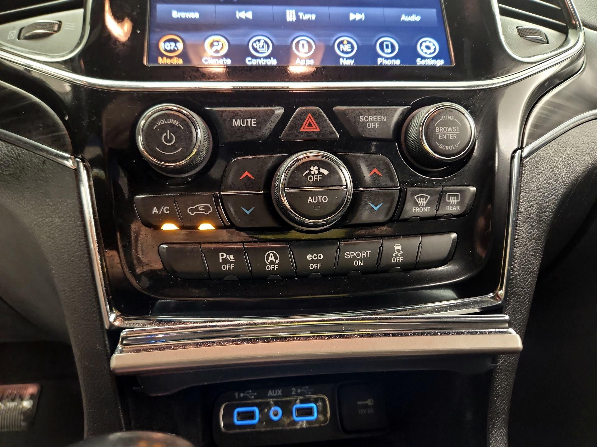 Thumbnail: 2021 Jeep Grand Cherokee - 17