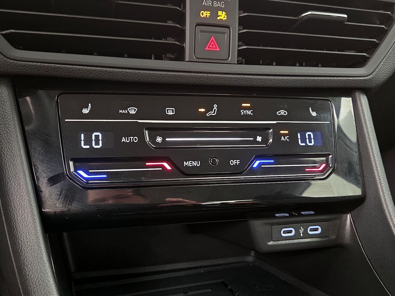 2025 Volkswagen Jetta SE - Photo 17