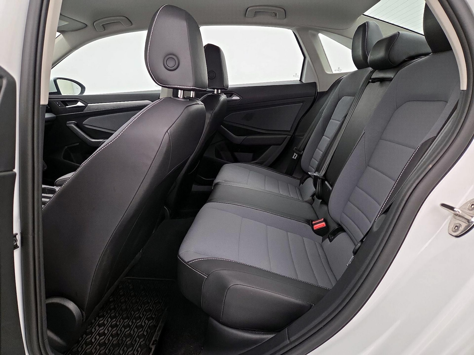 2025 Volkswagen Jetta SE - Photo 20