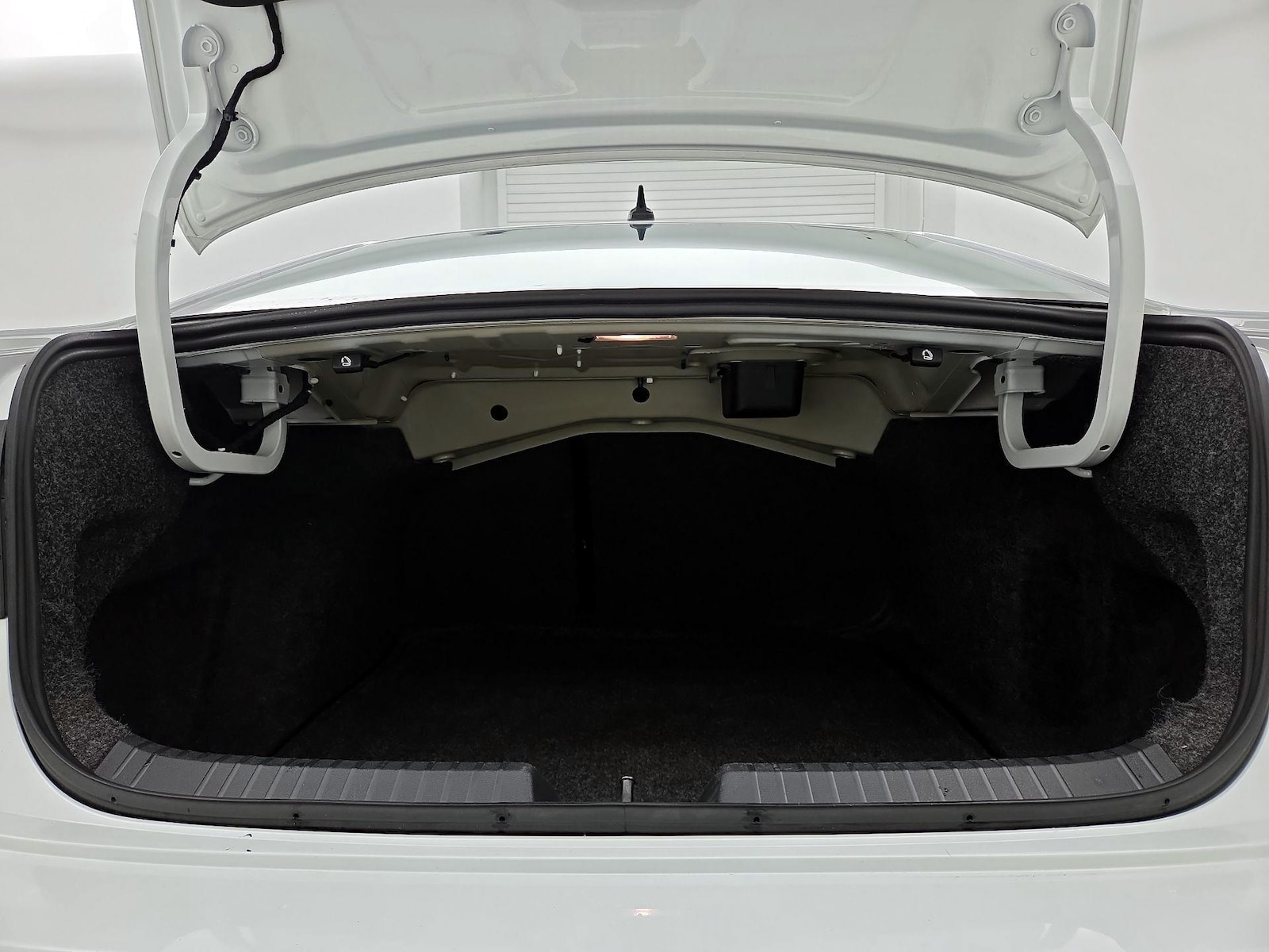 2025 Volkswagen Jetta SE - Photo 21