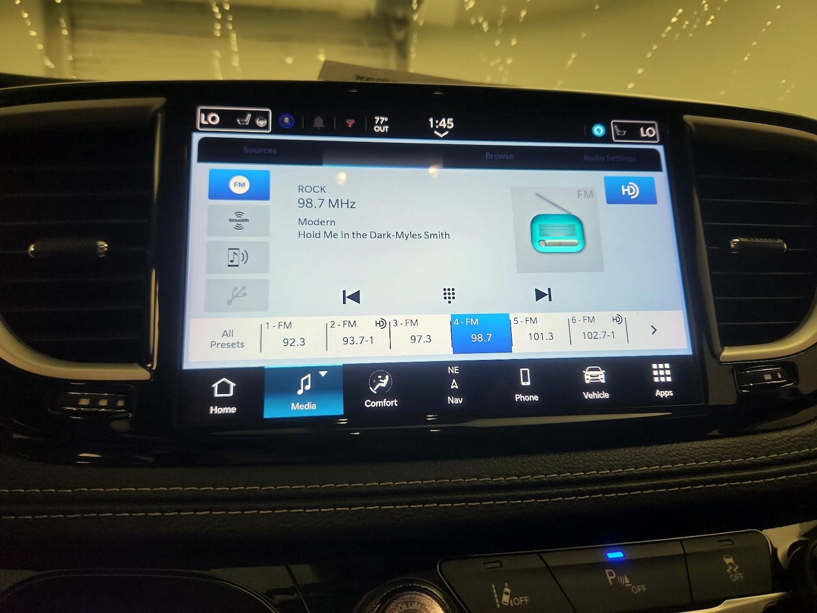 2024 Chrysler Pacifica PHEV Select - Photo 17