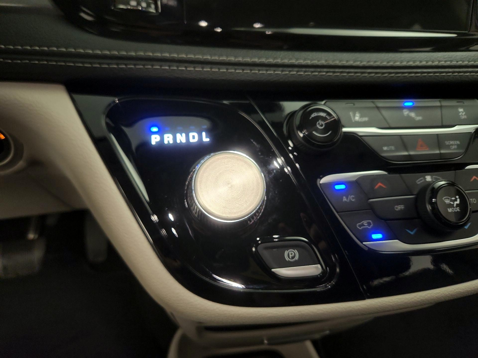 Thumbnail: 2024 Chrysler Pacifica - 18