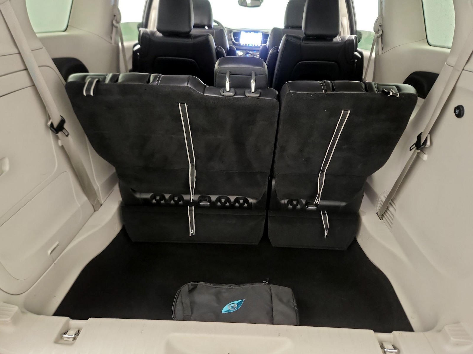 2024 Chrysler Pacifica PHEV Select - Photo 23