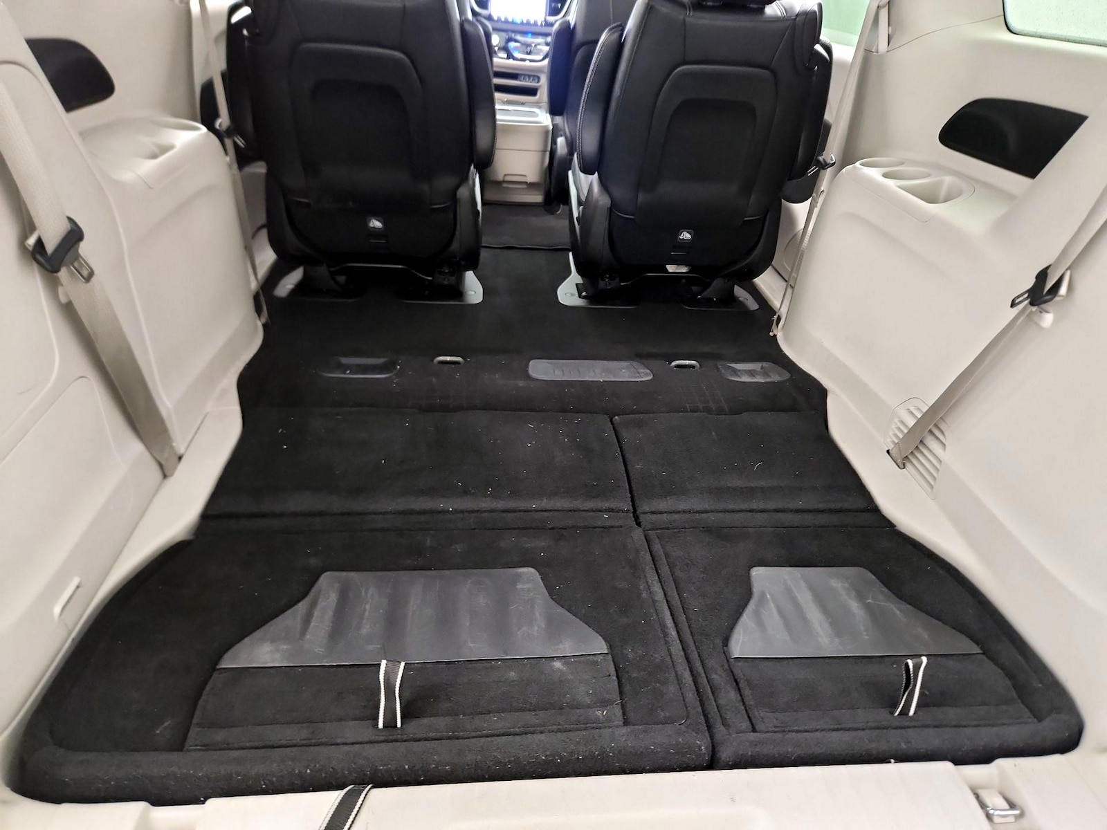 2024 Chrysler Pacifica PHEV Select - Photo 24