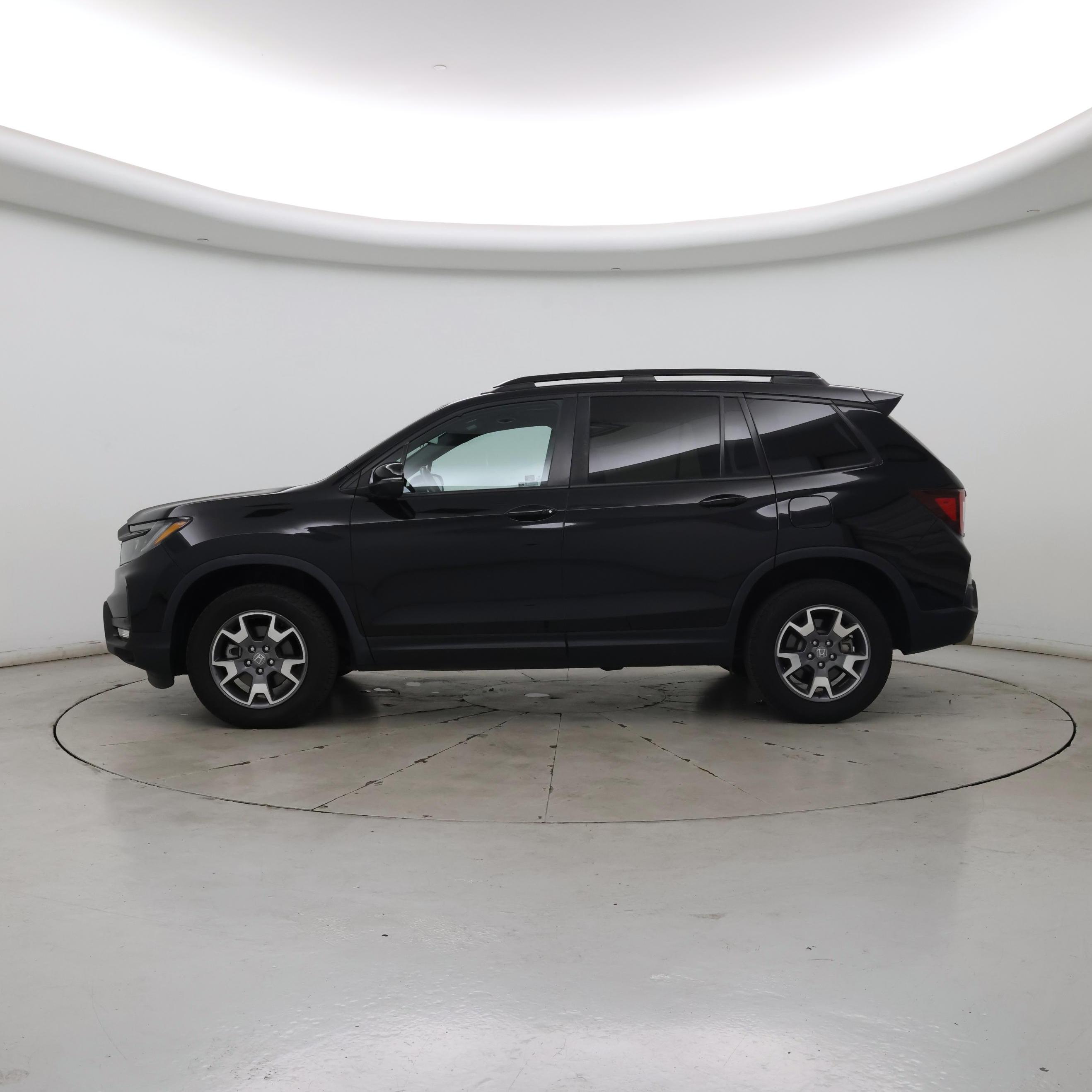 Thumbnail: 2023 Honda Passport - 3