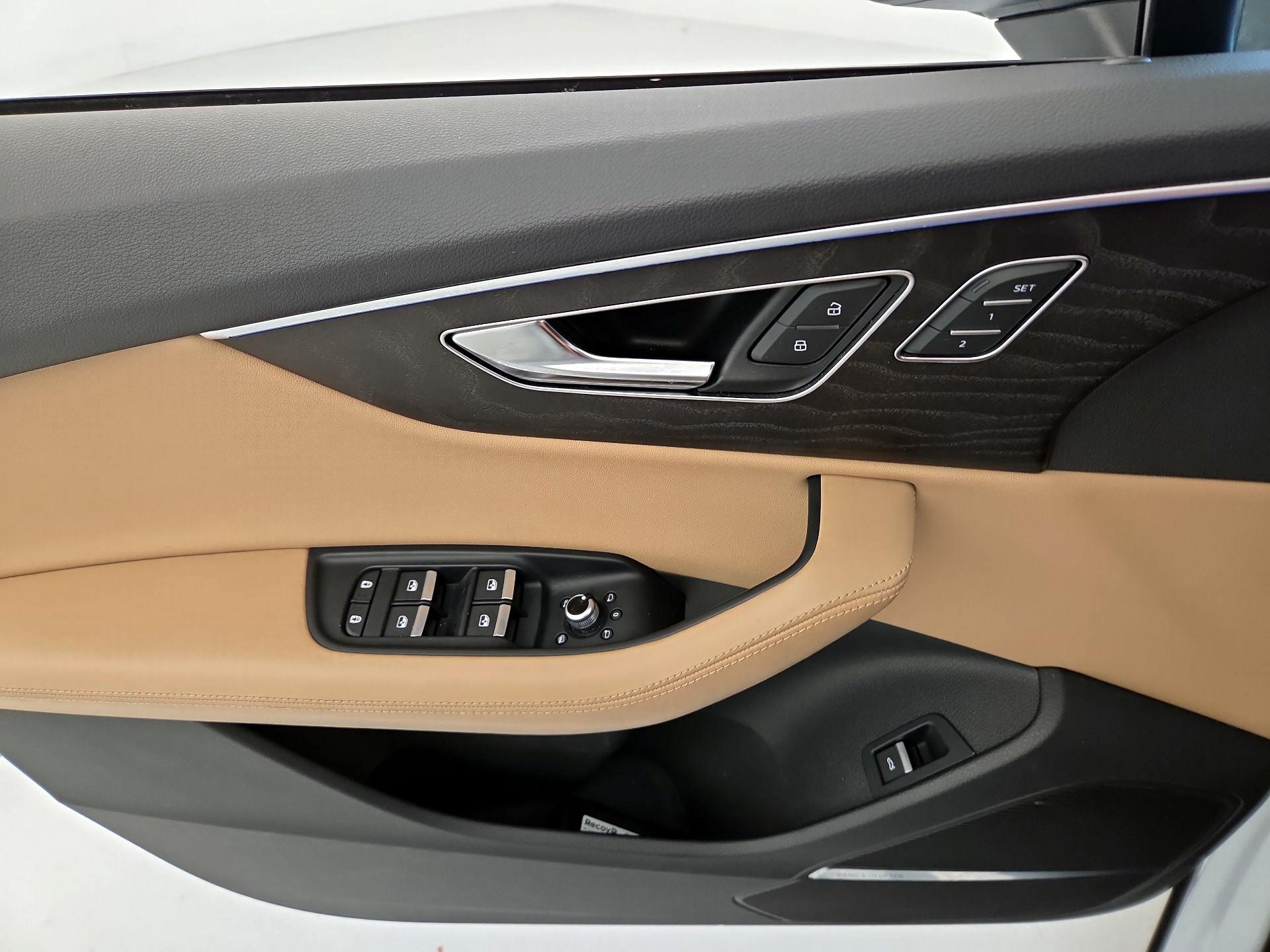 Thumbnail: 2022 Audi Q7 - 12
