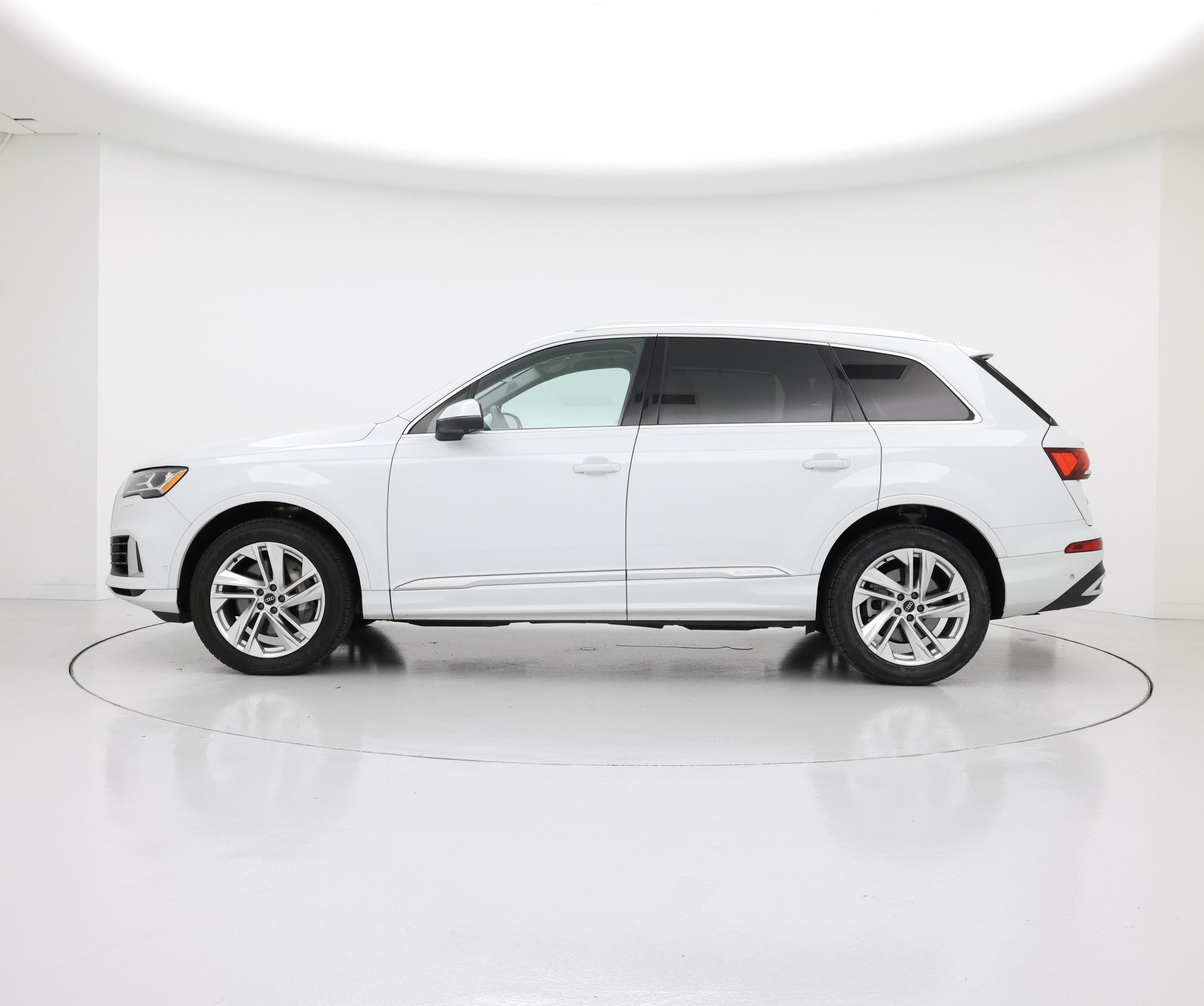 Thumbnail: 2022 Audi Q7 - 3