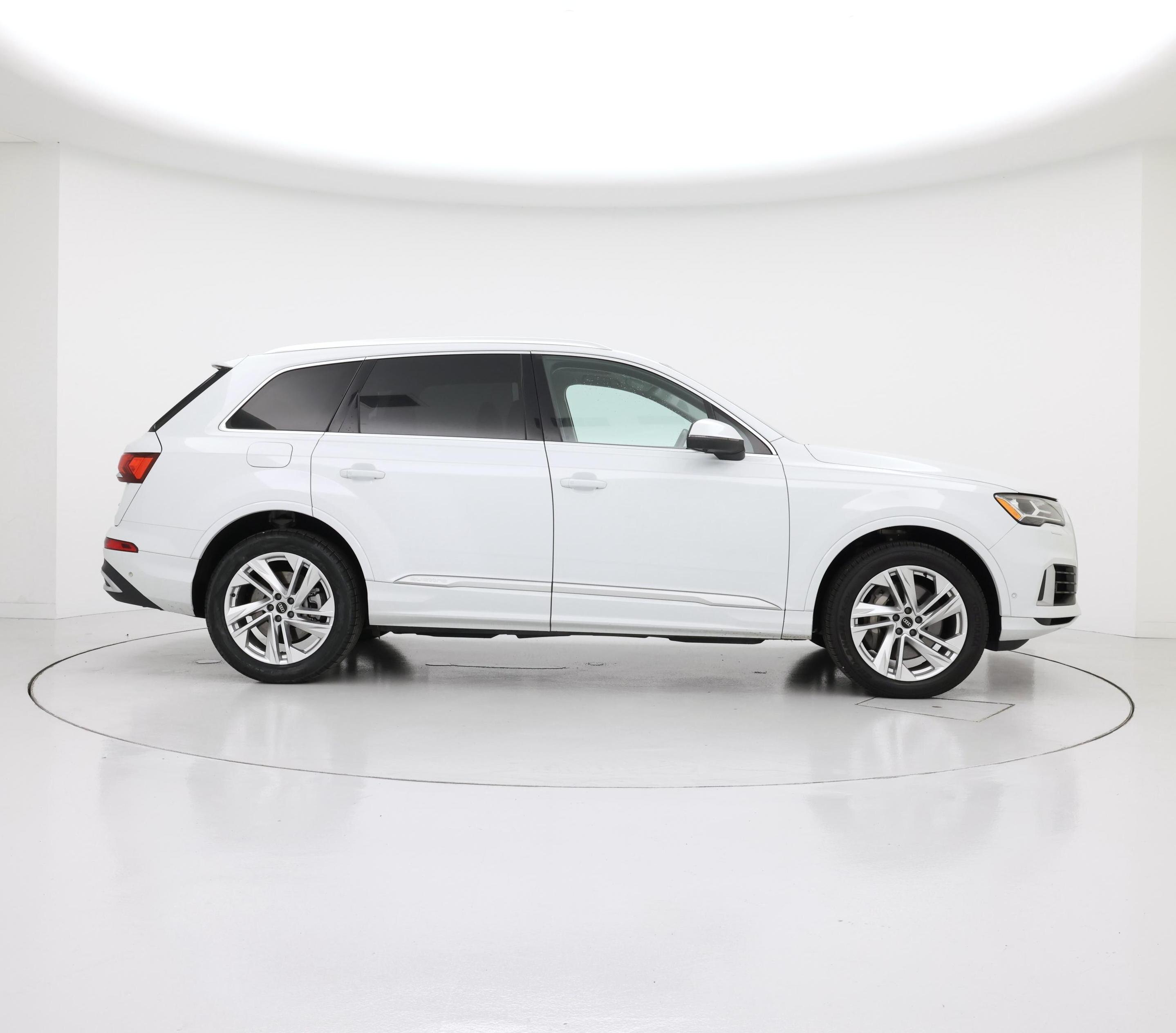 Thumbnail: 2022 Audi Q7 - 7