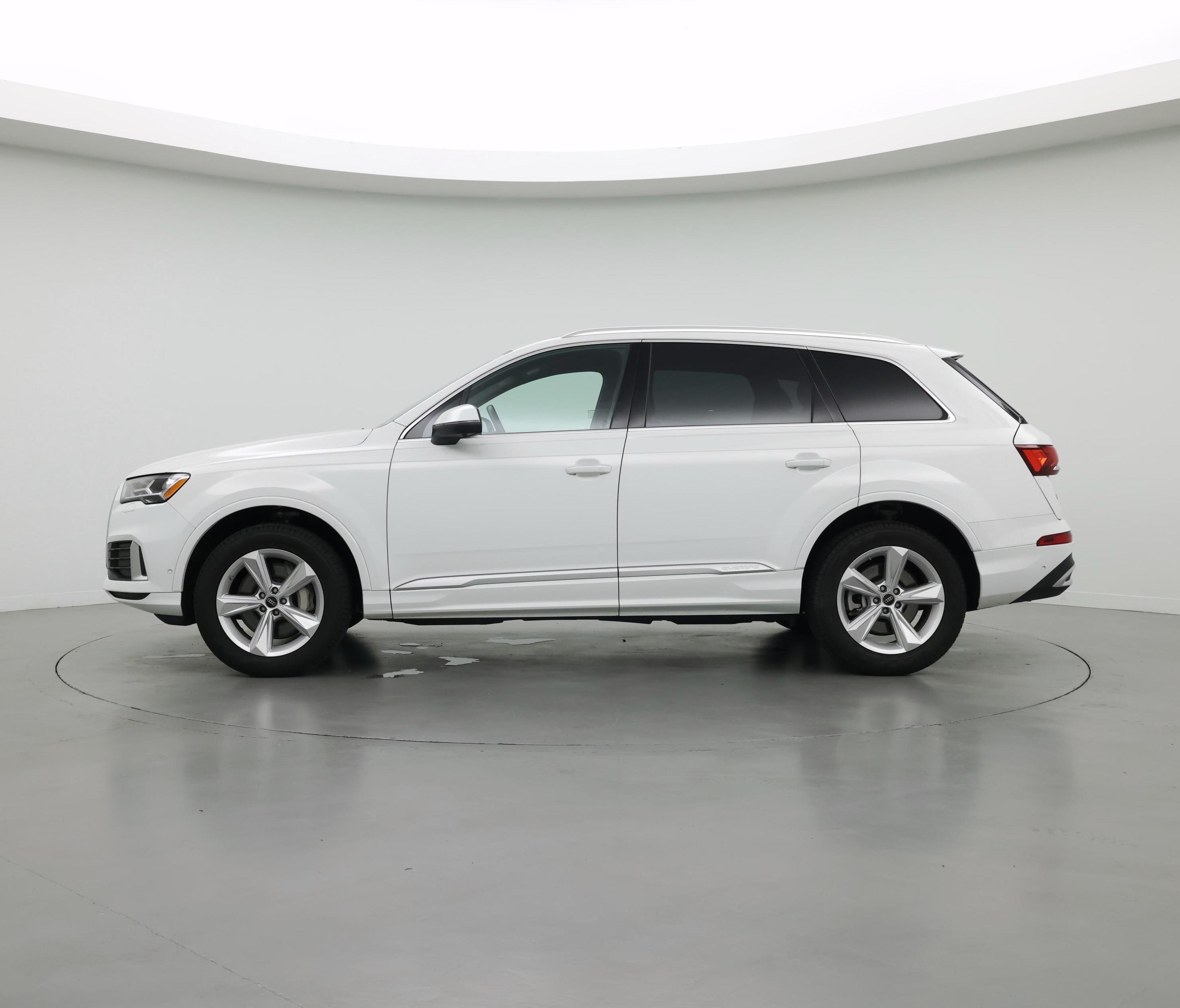 Thumbnail: 2023 Audi Q7 - 3