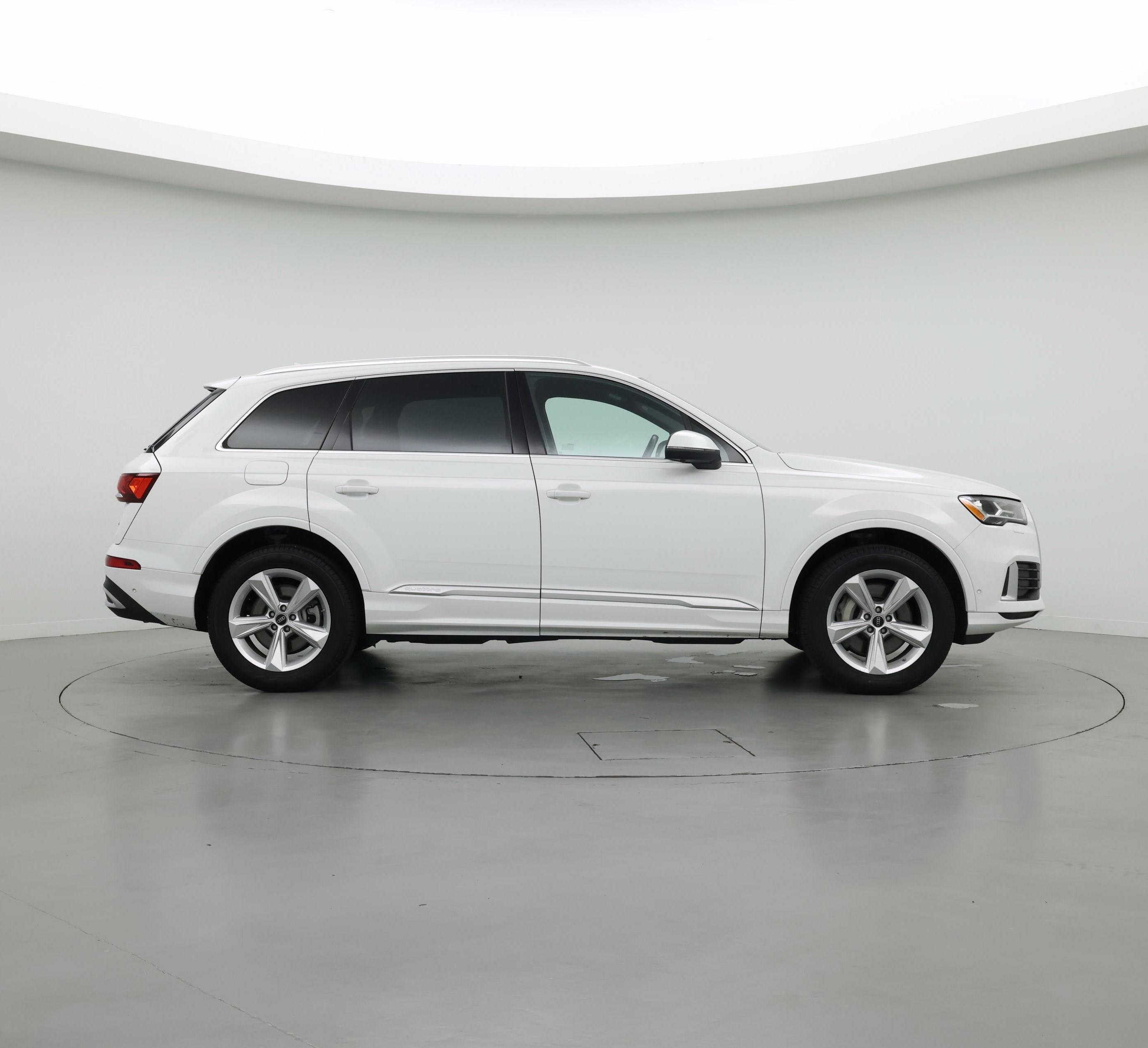 Thumbnail: 2023 Audi Q7 - 7
