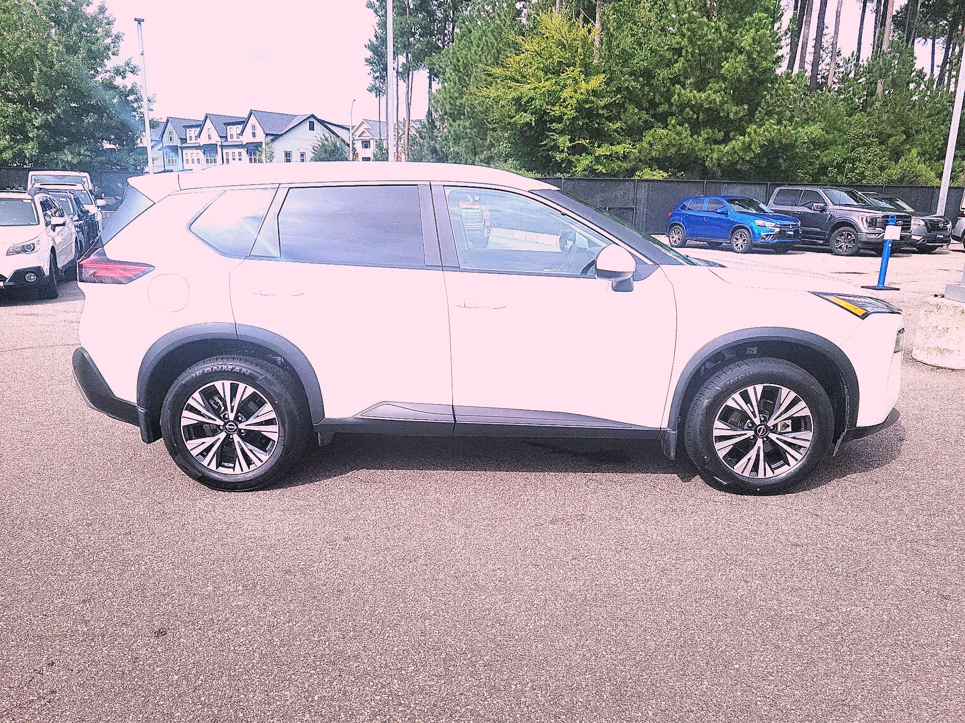 Thumbnail: 2023 Nissan Rogue - 4
