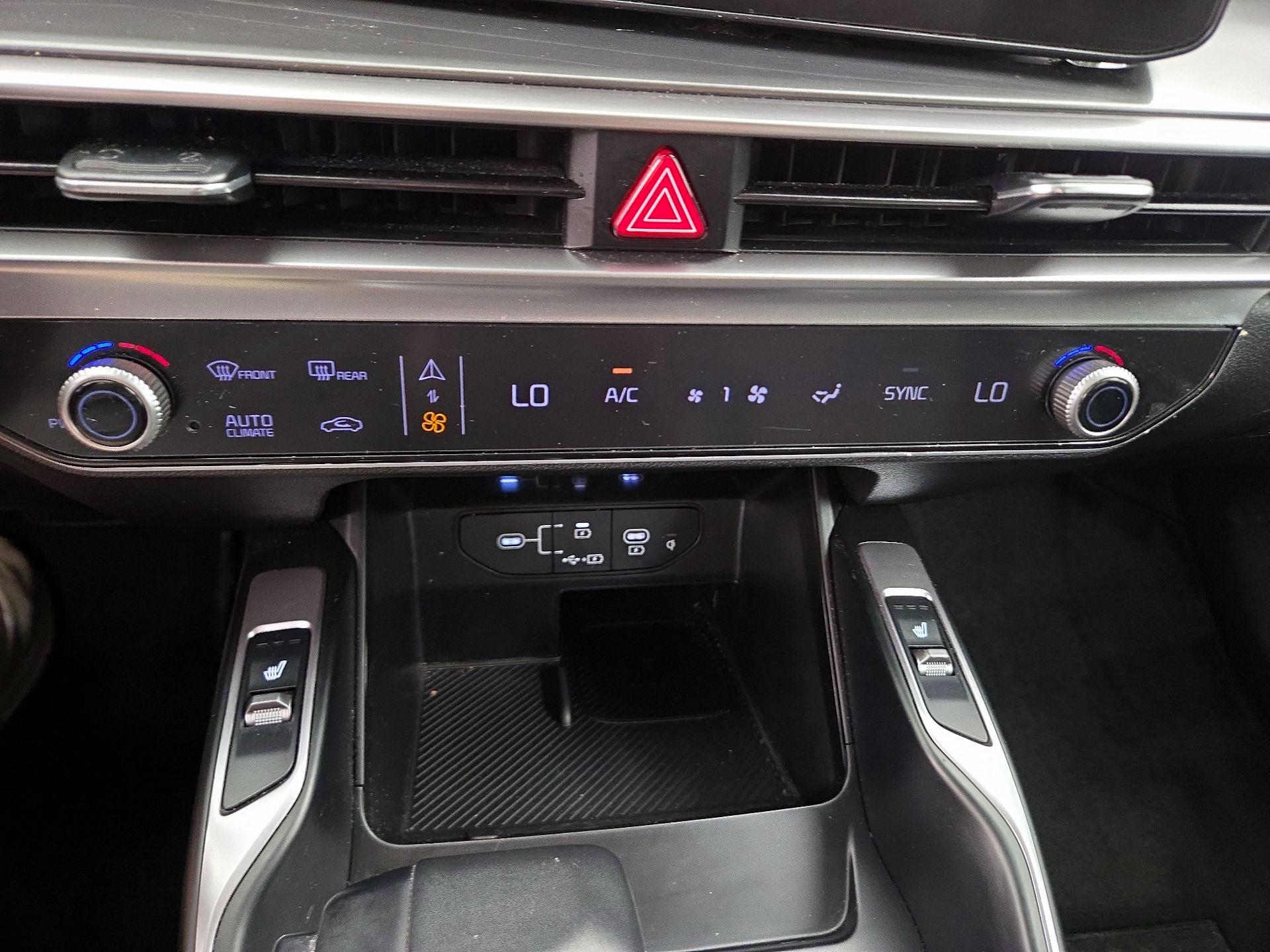 Thumbnail: 2025 Kia Sorento - 16