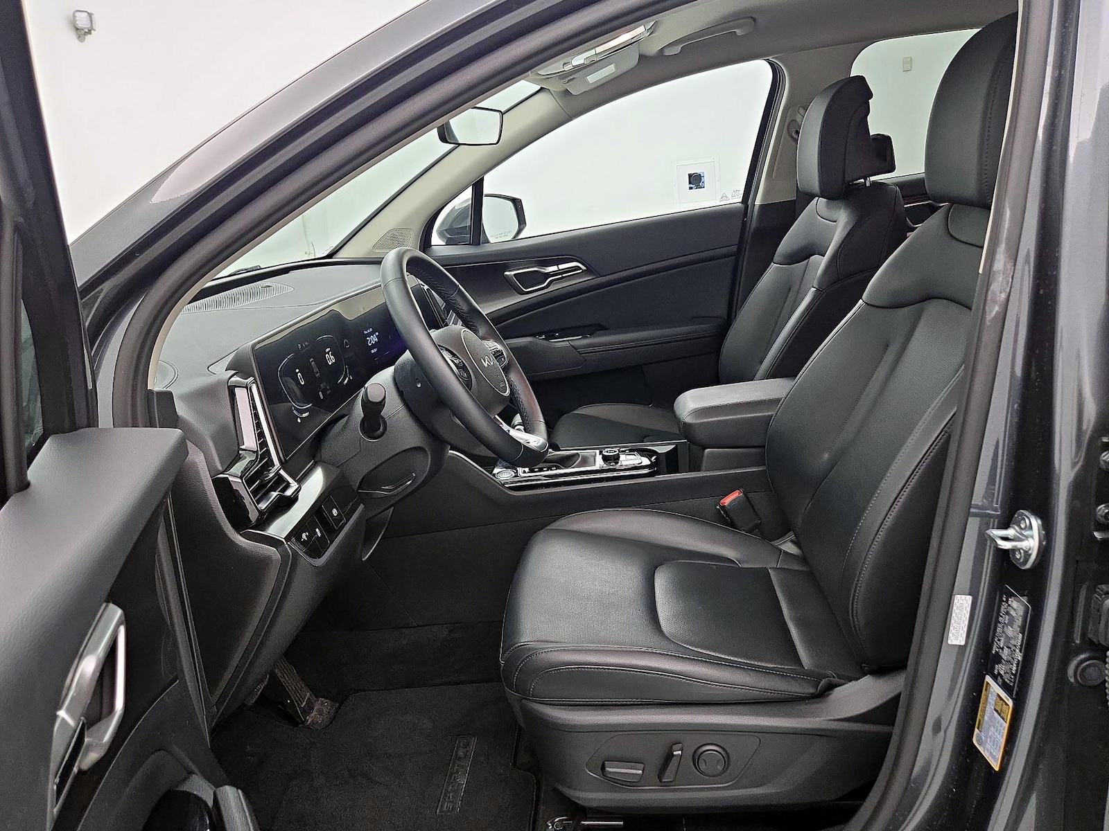 2024 Kia Sportage EX - Photo 12