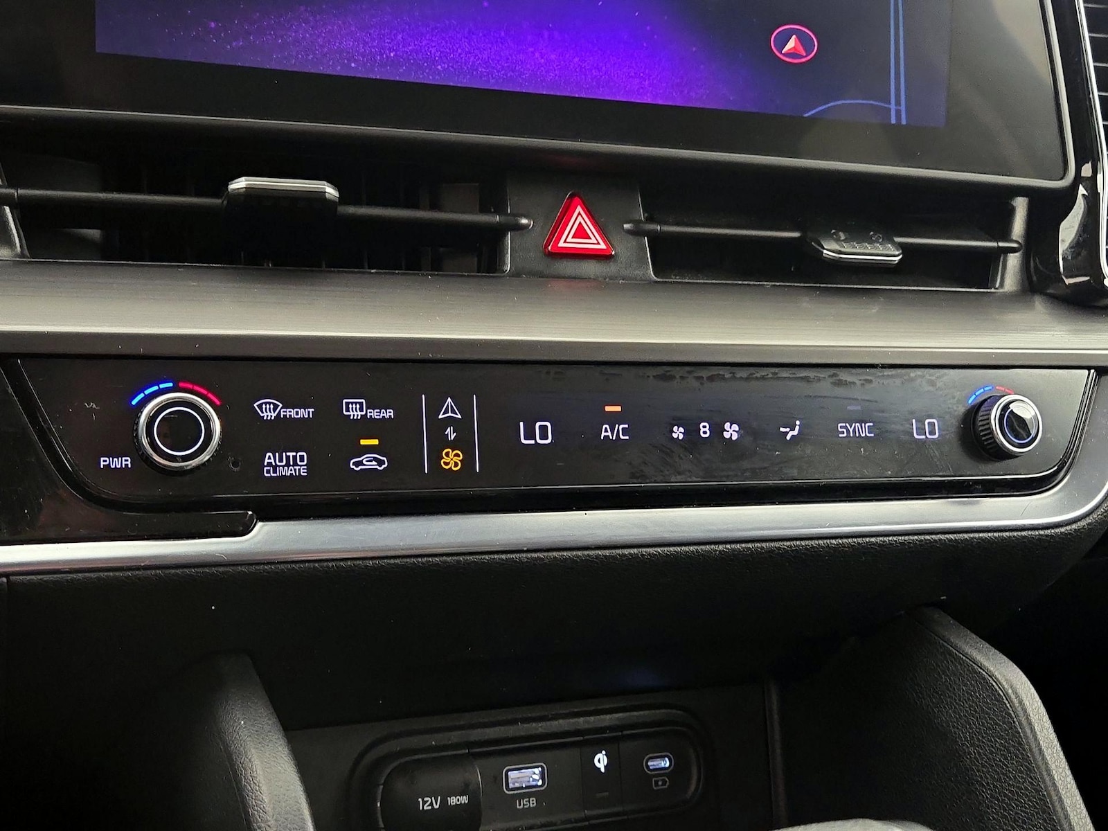 2024 Kia Sportage EX - Photo 18