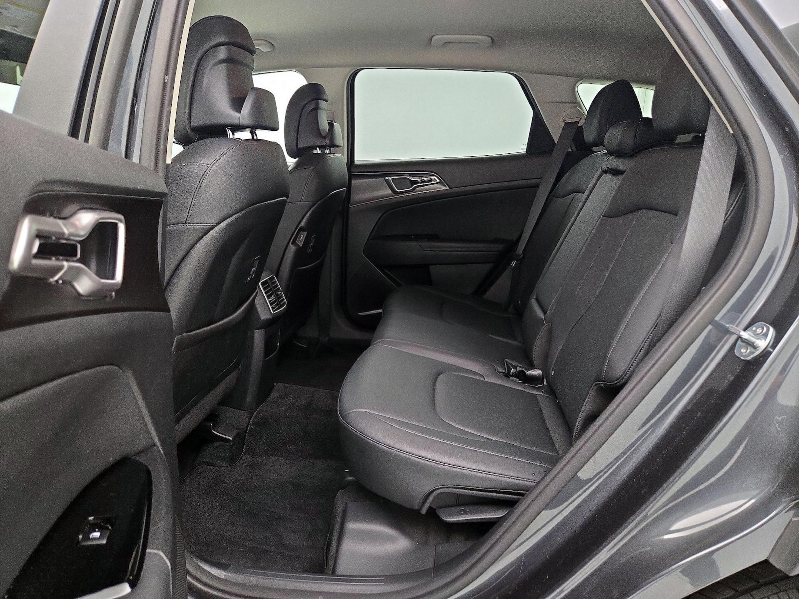 2024 Kia Sportage EX - Photo 21