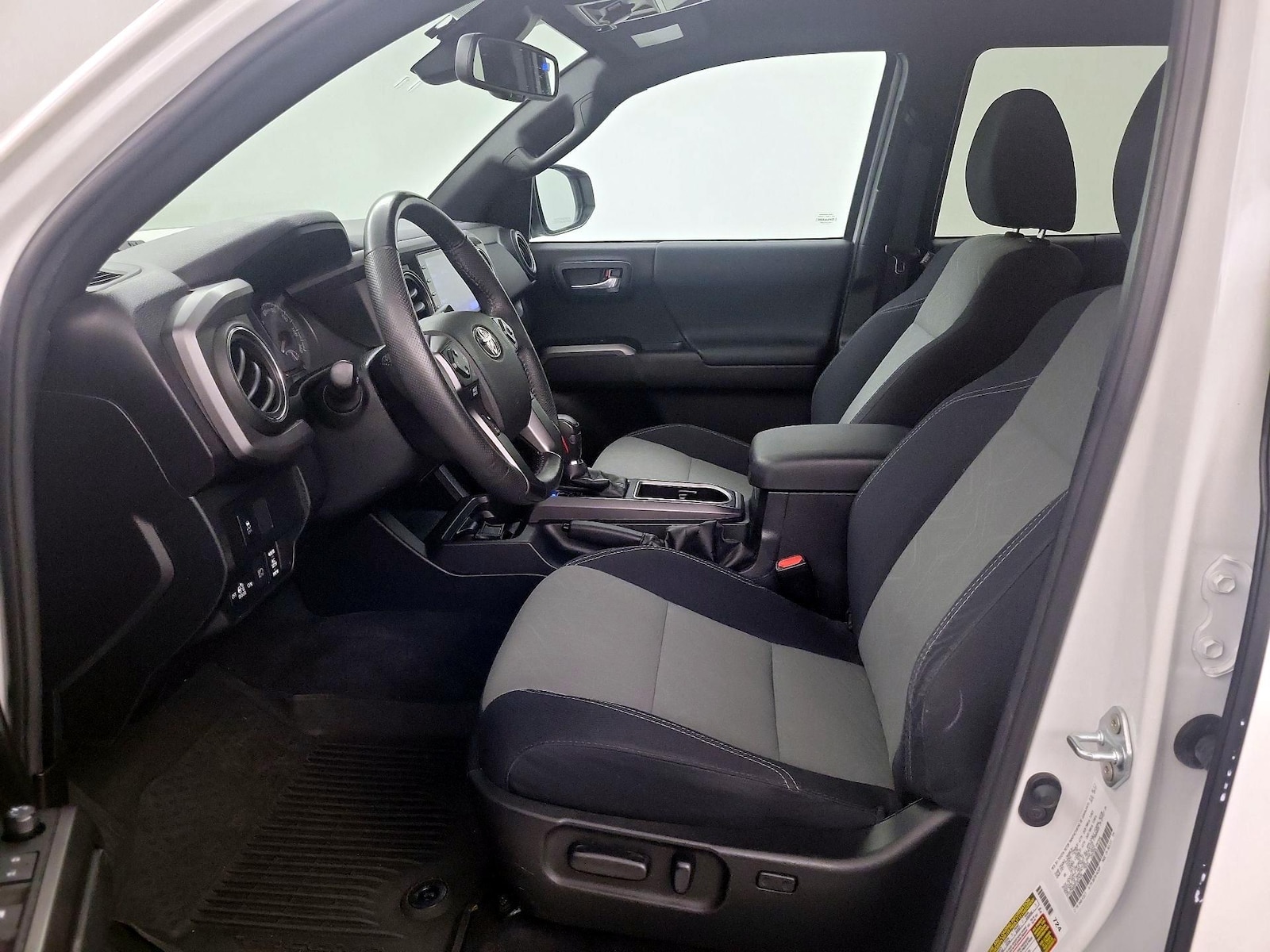 Power Seat(s) & Side Airbags