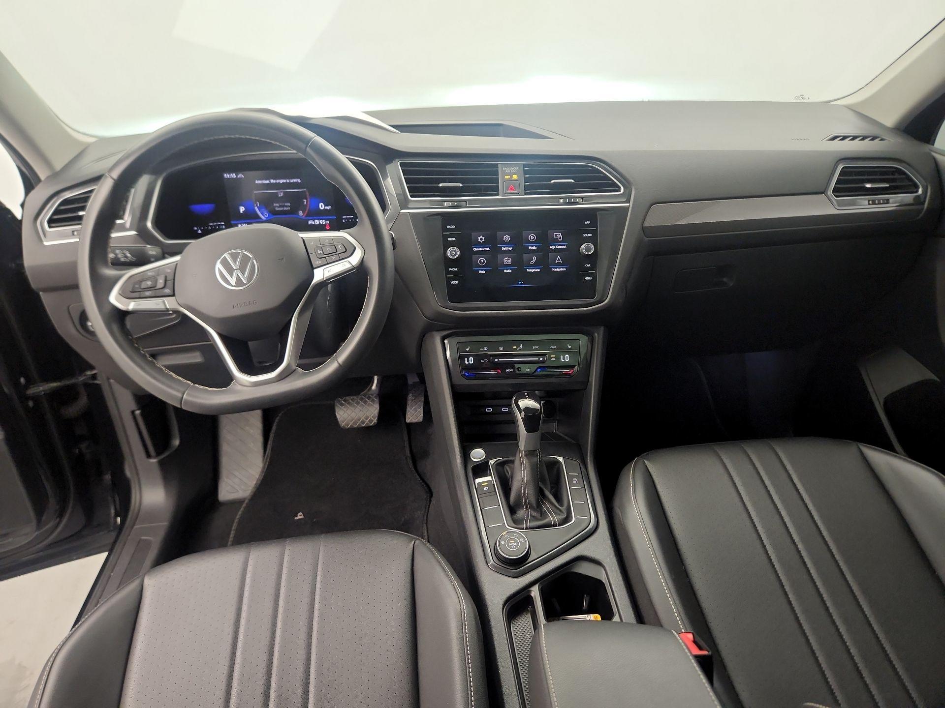 Thumbnail: 2023 Volkswagen Tiguan - 9
