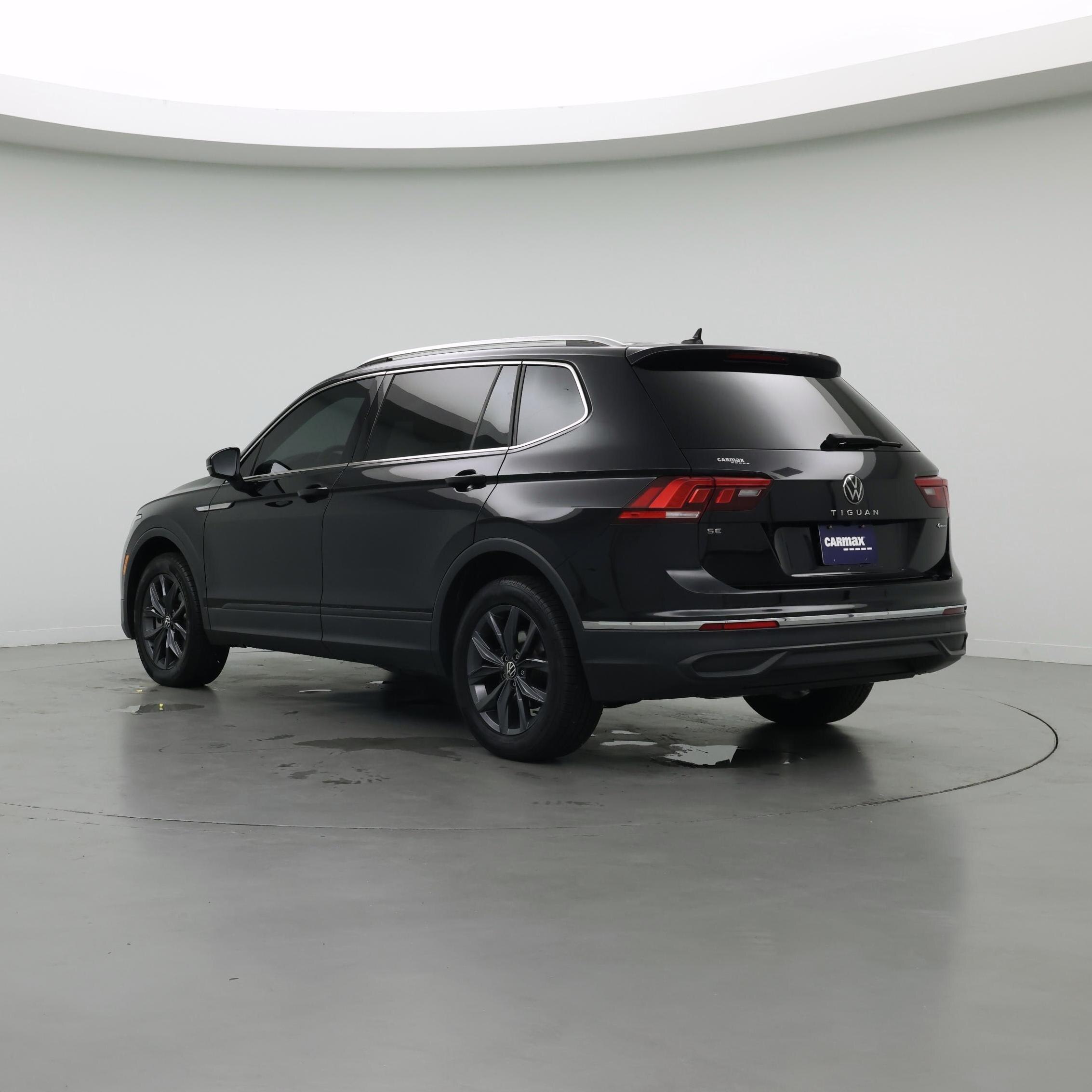 Thumbnail: 2023 Volkswagen Tiguan - 2