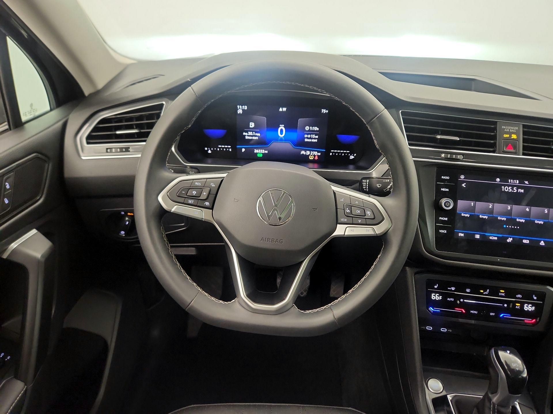 Thumbnail: 2023 Volkswagen Tiguan - 10