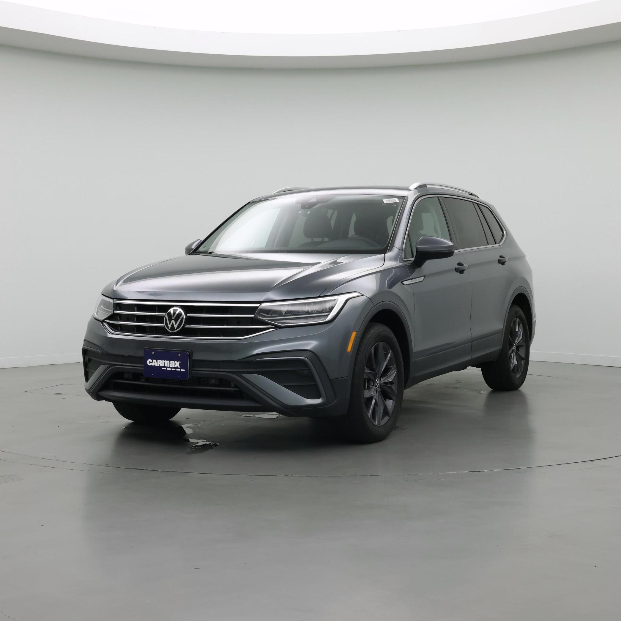 Thumbnail: 2023 Volkswagen Tiguan - 4