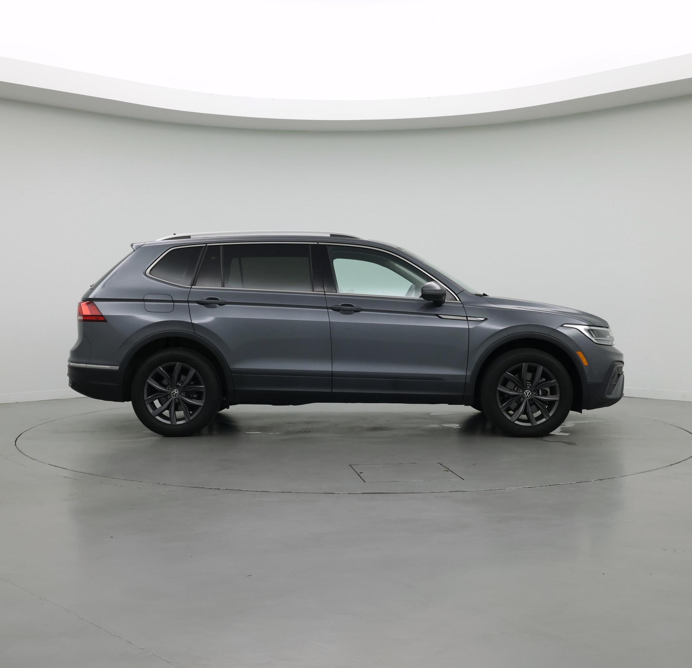 Thumbnail: 2023 Volkswagen Tiguan - 7
