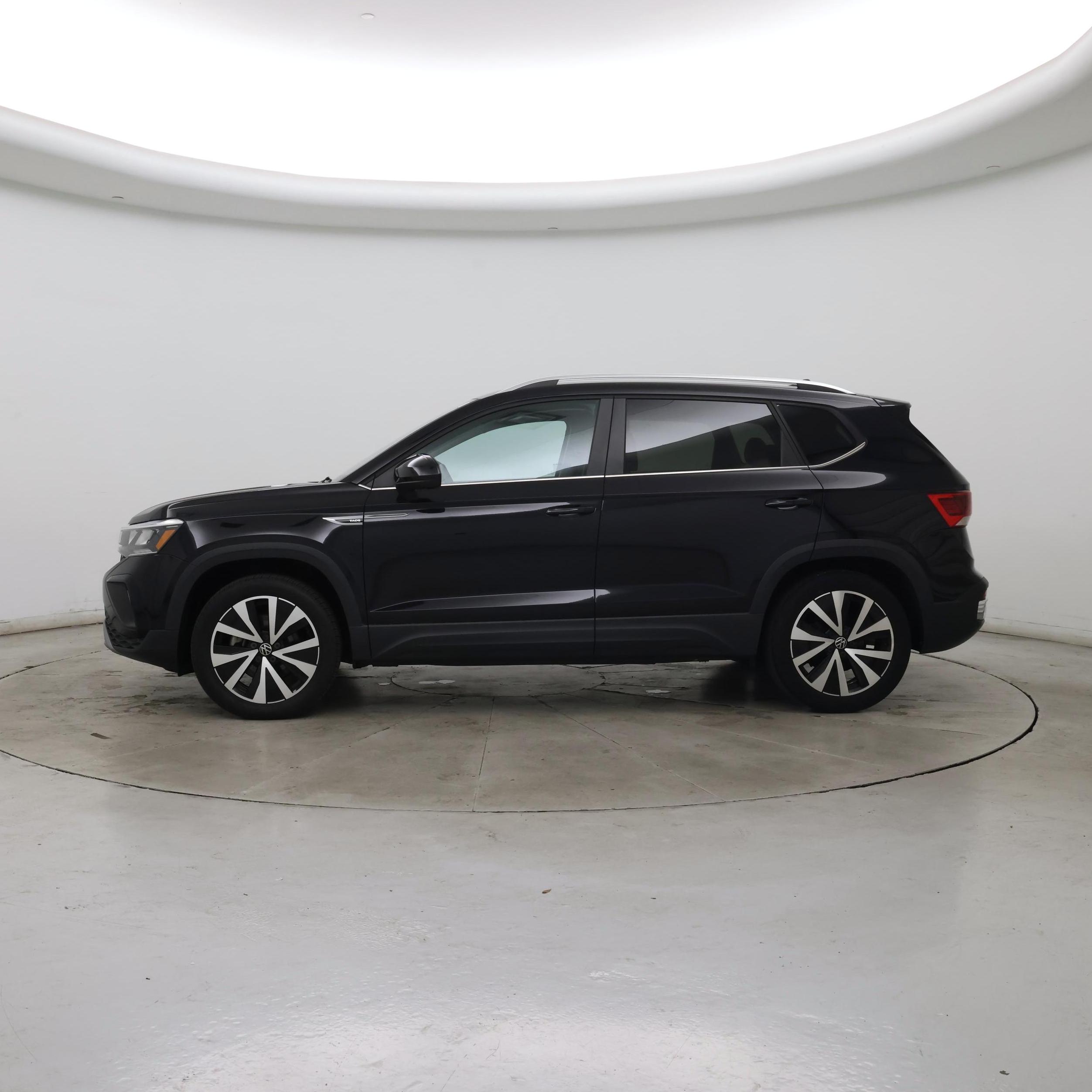 Thumbnail: 2023 Volkswagen Taos - 3