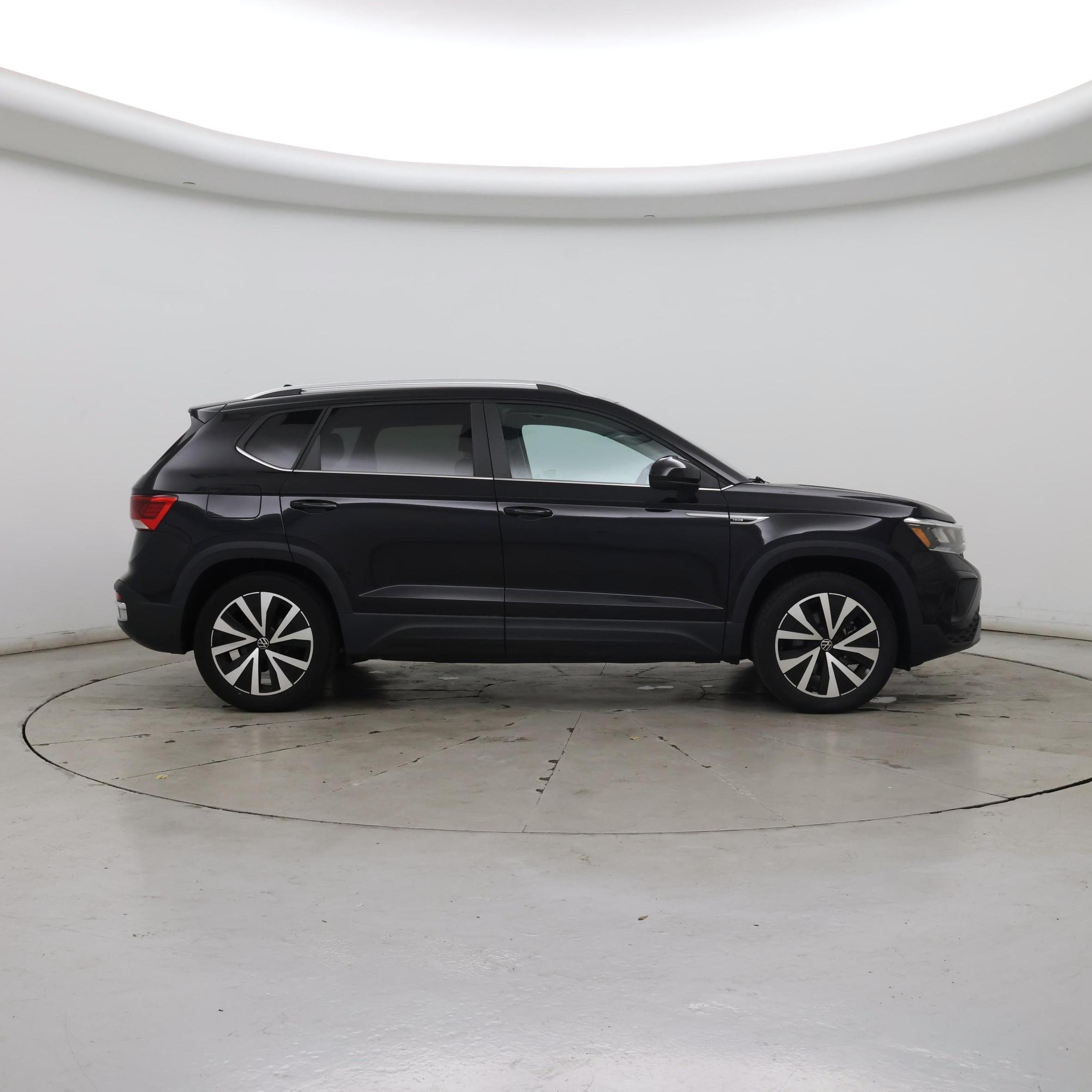 Thumbnail: 2023 Volkswagen Taos - 7