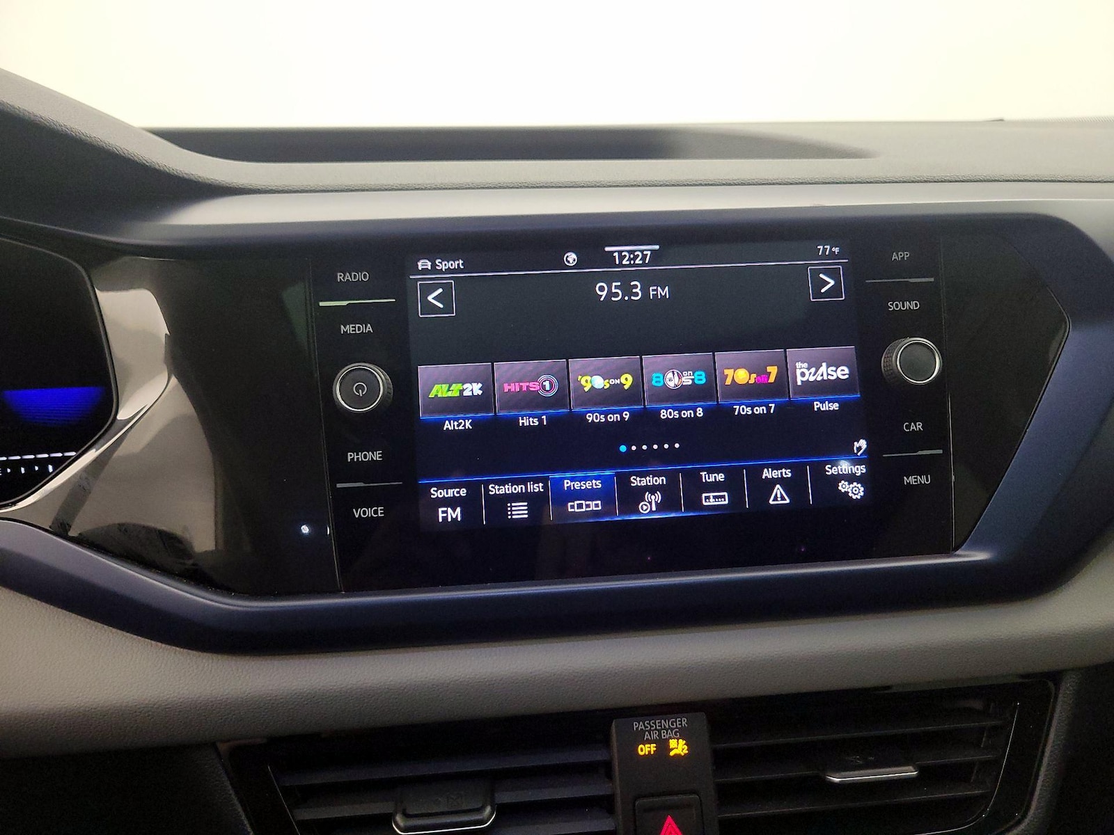 2023 Volkswagen Taos SE - Photo 14