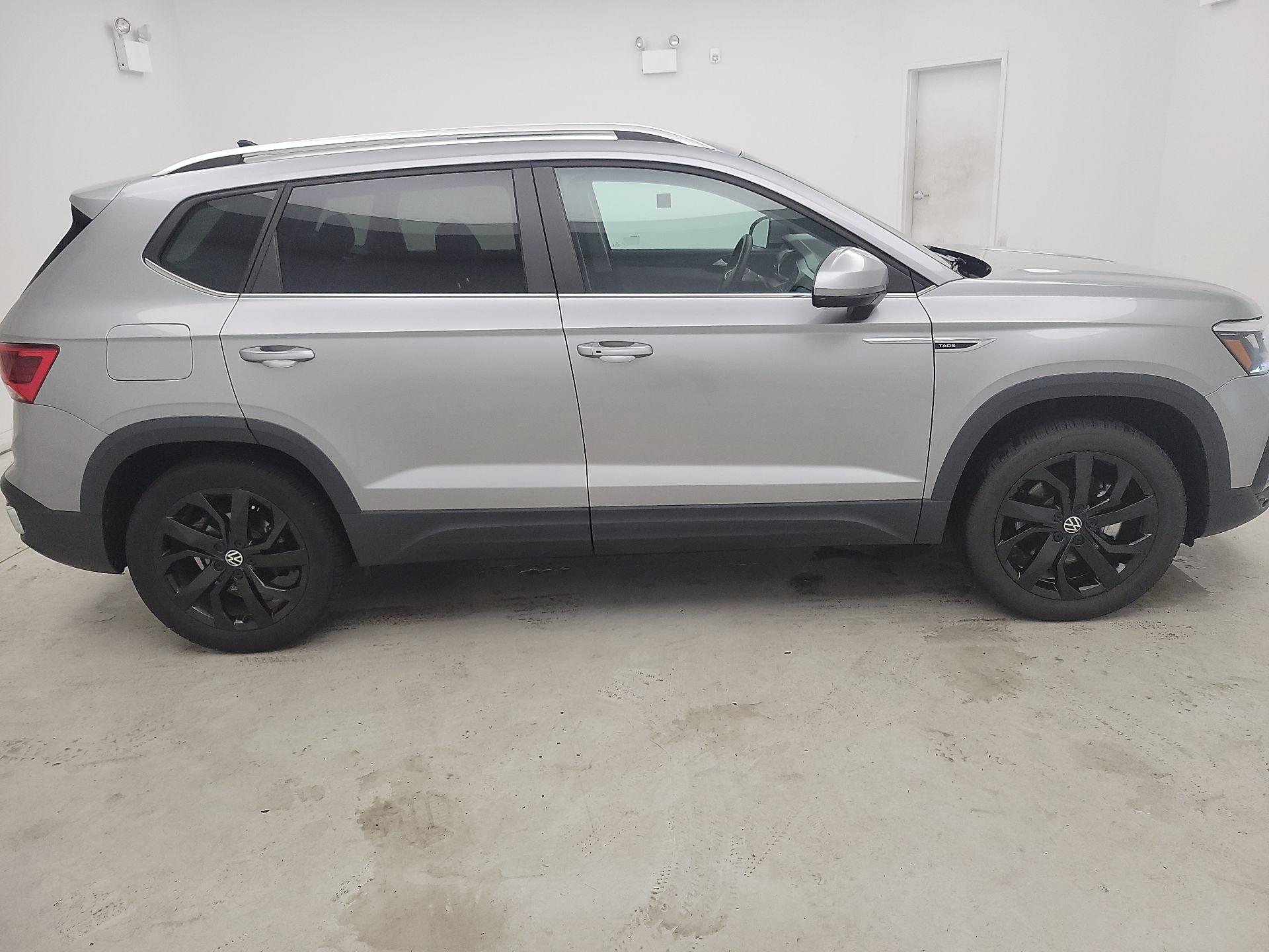 Thumbnail: 2023 Volkswagen Taos - 4