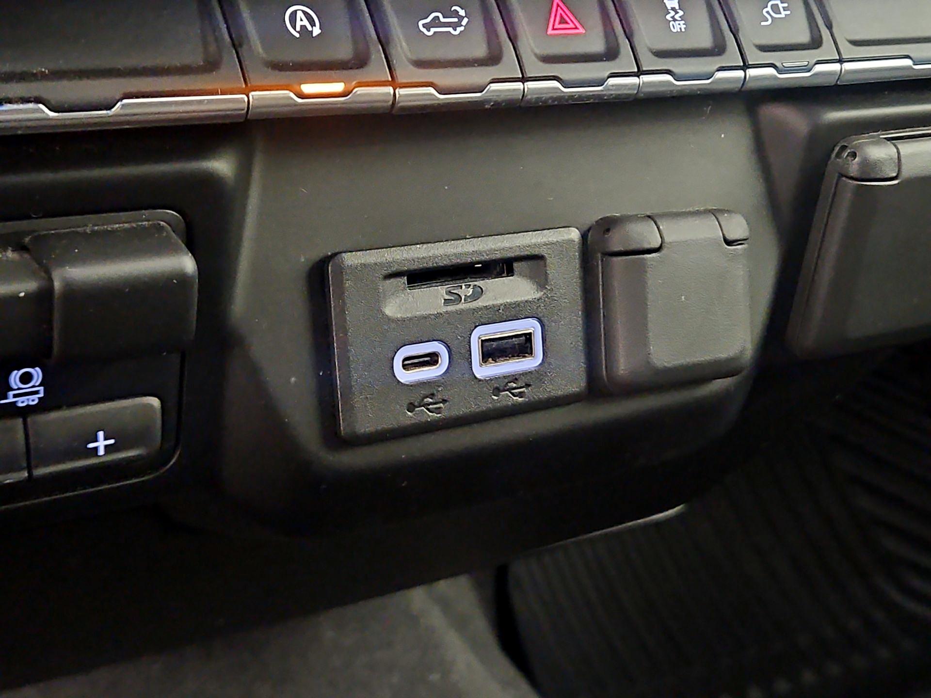 Thumbnail: 2019 Chevrolet Silverado 1500 - 18