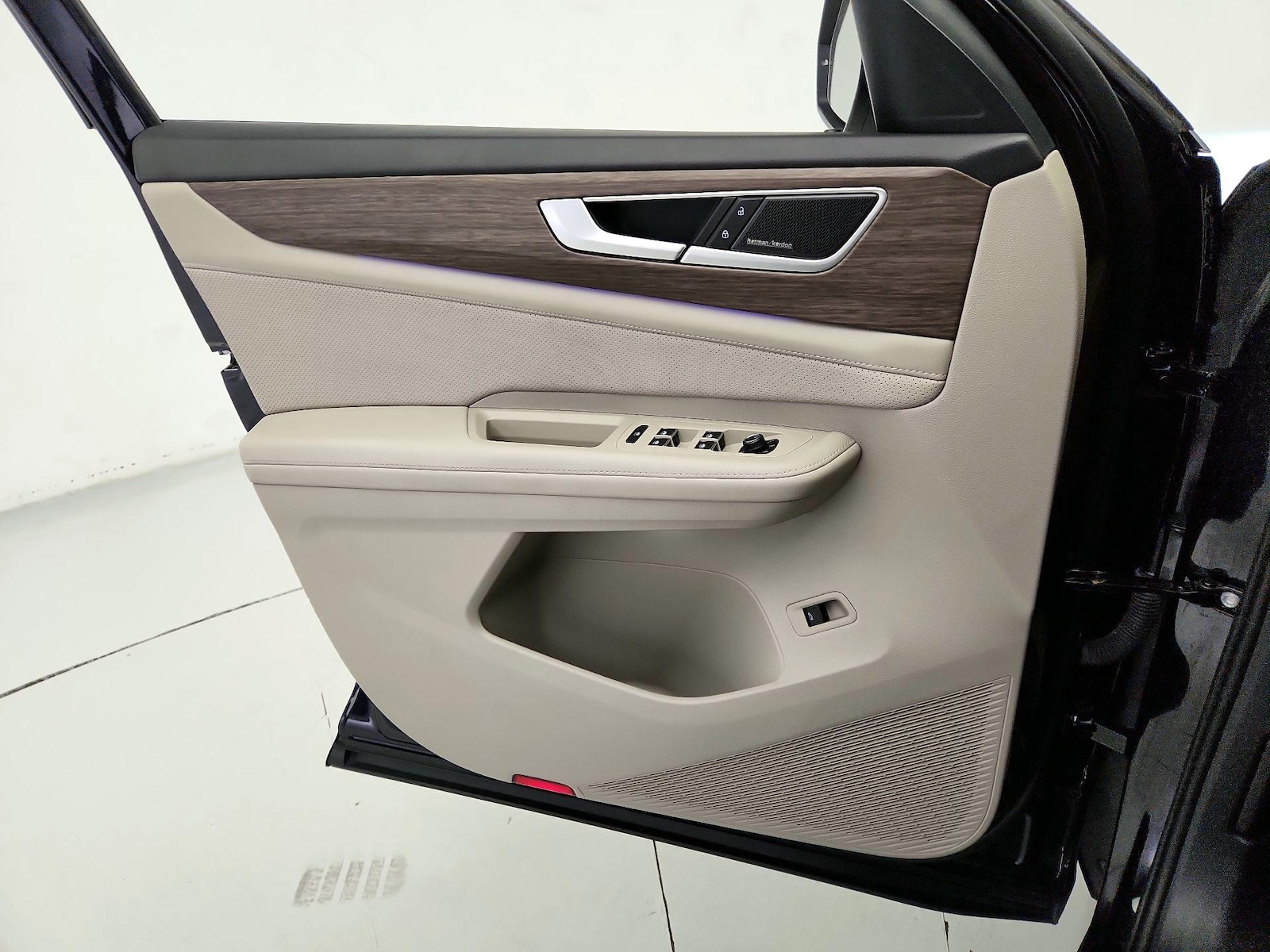 2024 Volkswagen Atlas SEL Premium R-Line - Photo 13