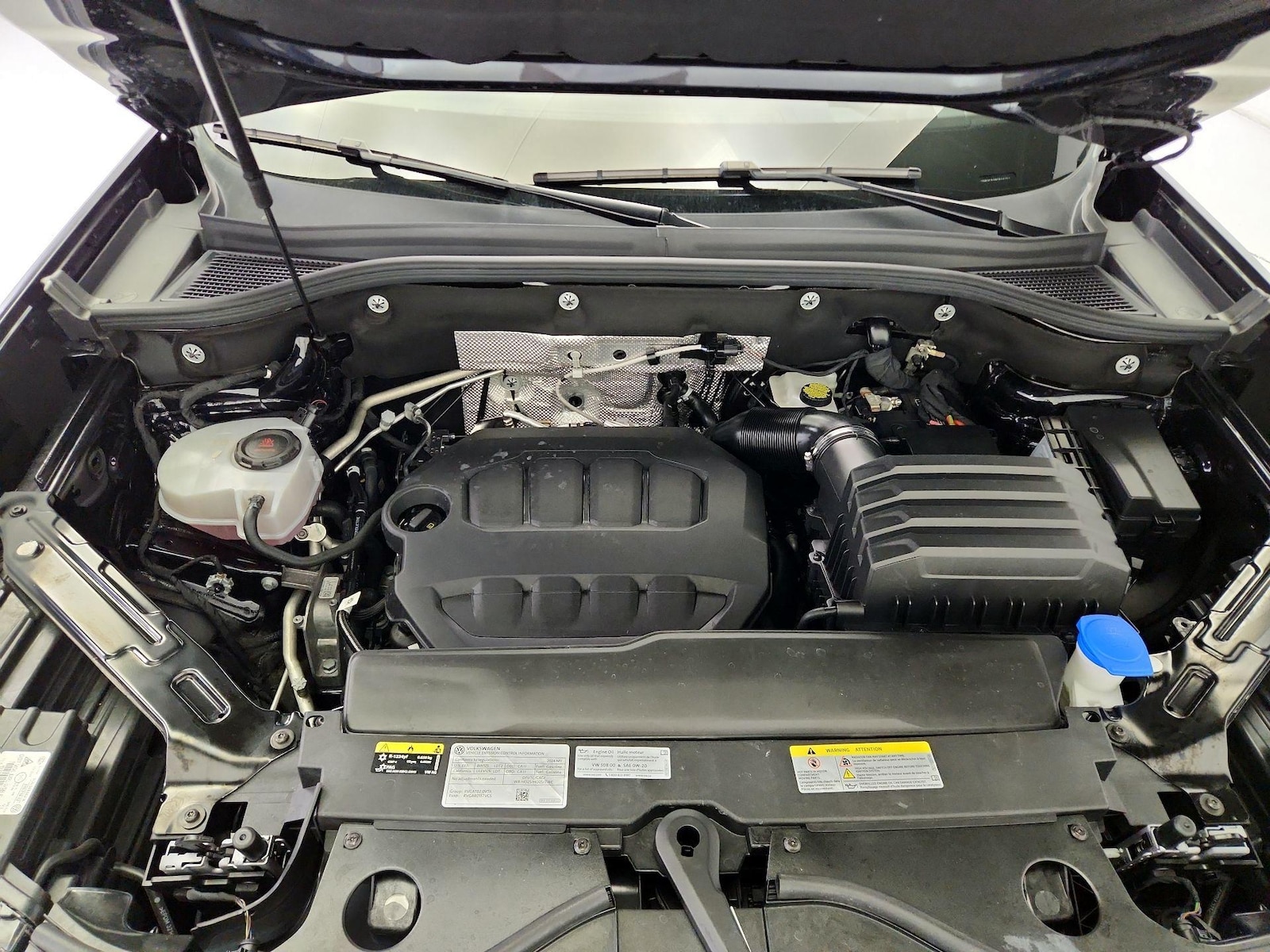 2024 Volkswagen Atlas SEL Premium R-Line - Photo 26