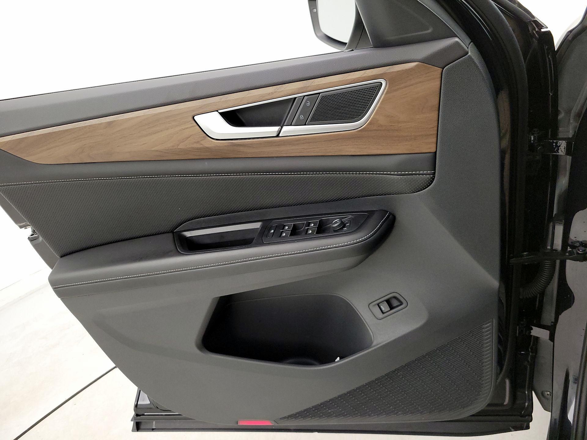 Thumbnail: 2024 Volkswagen Atlas - 12