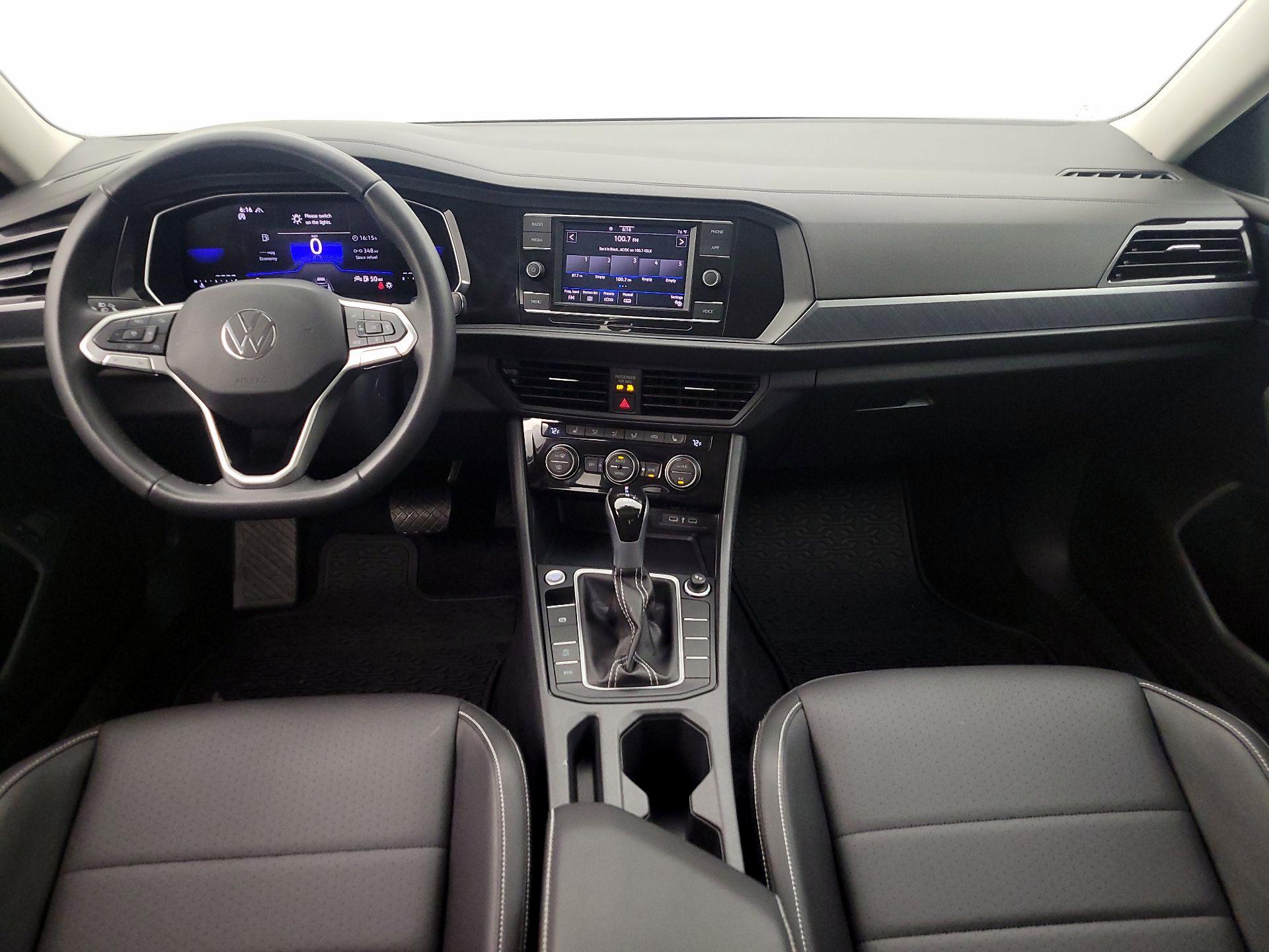 Thumbnail: 2024 Volkswagen Jetta - 9