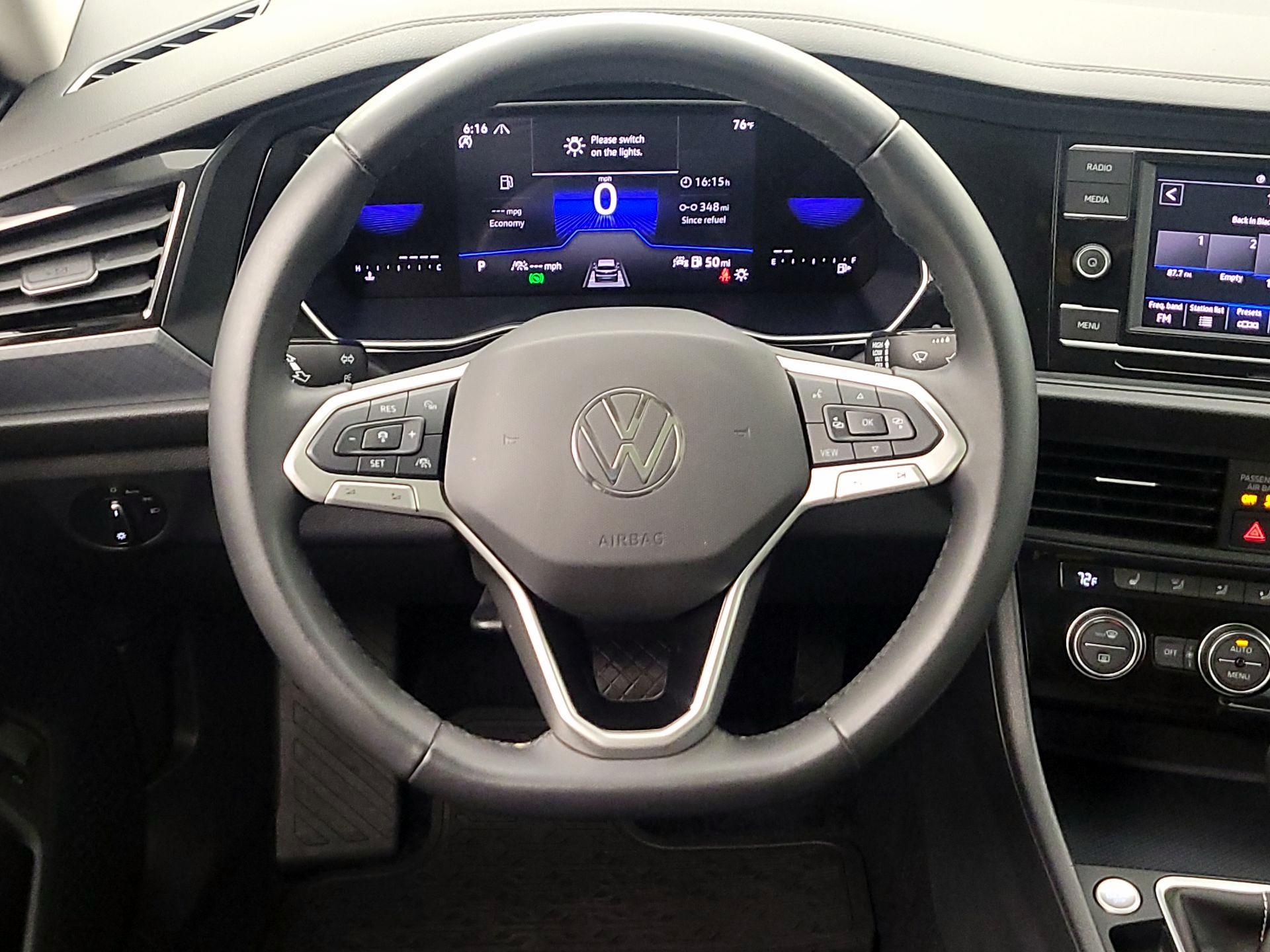 Thumbnail: 2024 Volkswagen Jetta - 10