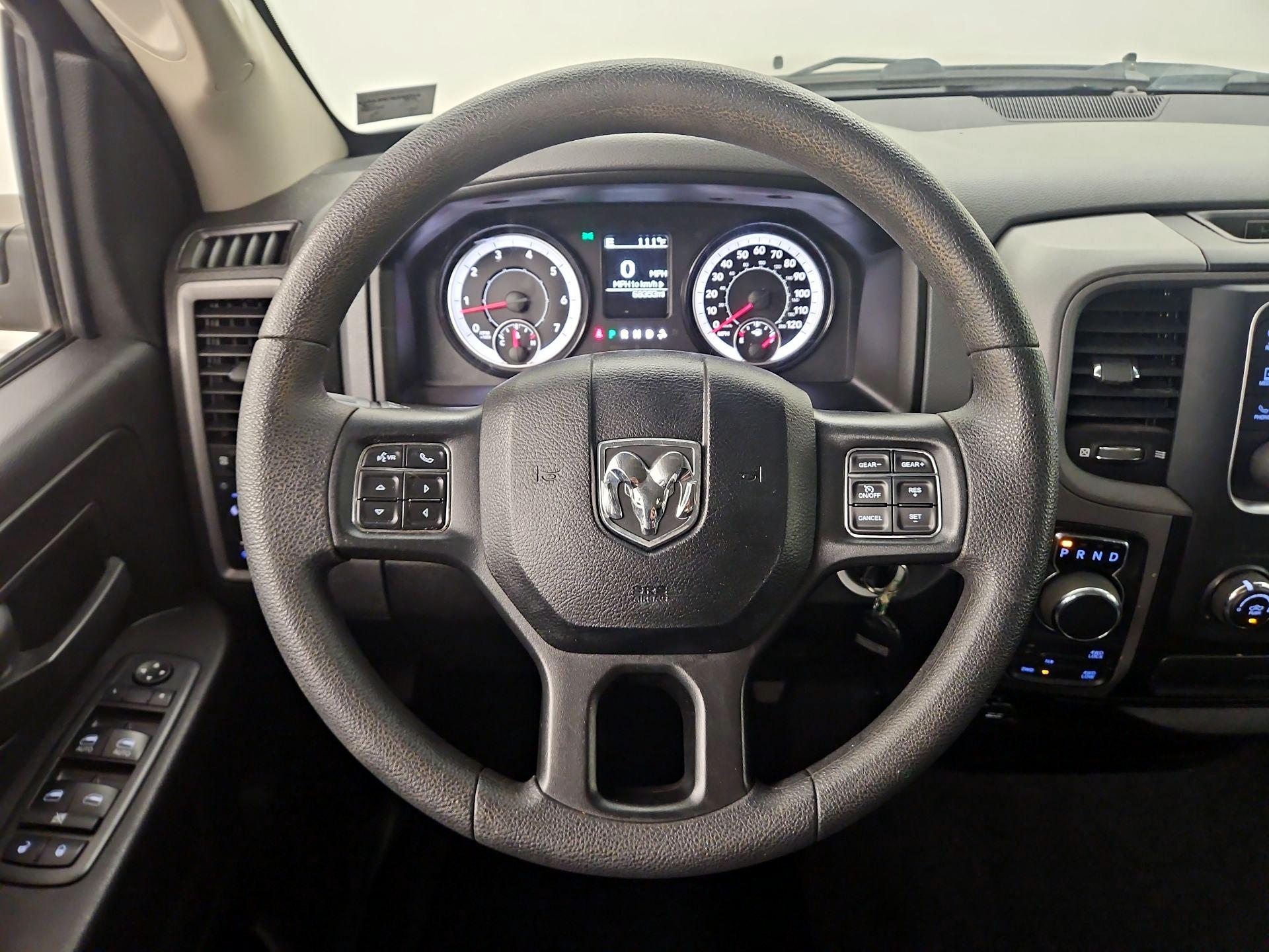 Thumbnail: 2019 RAM 1500 Classic - 10