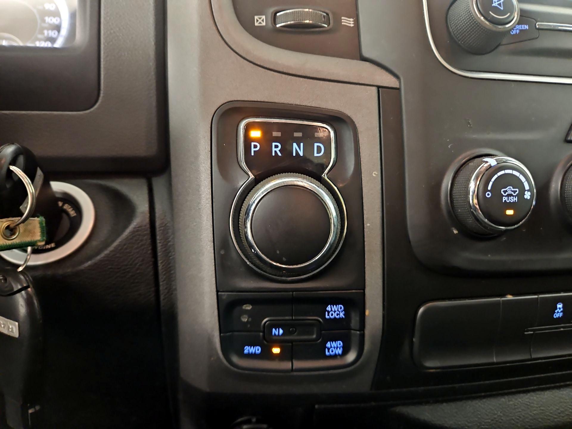 Thumbnail: 2019 RAM 1500 Classic - 17
