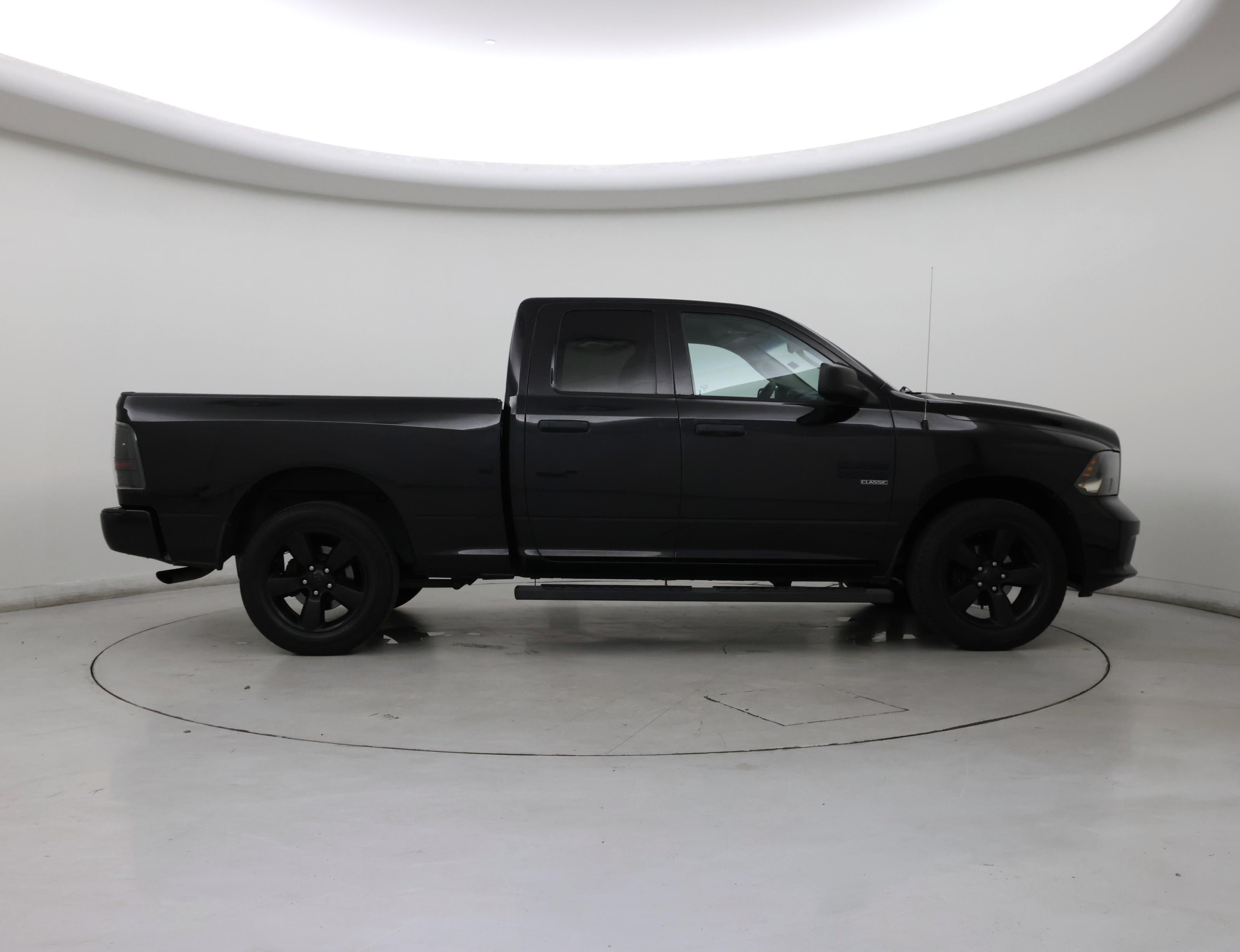 Thumbnail: 2019 RAM 1500 Classic - 7