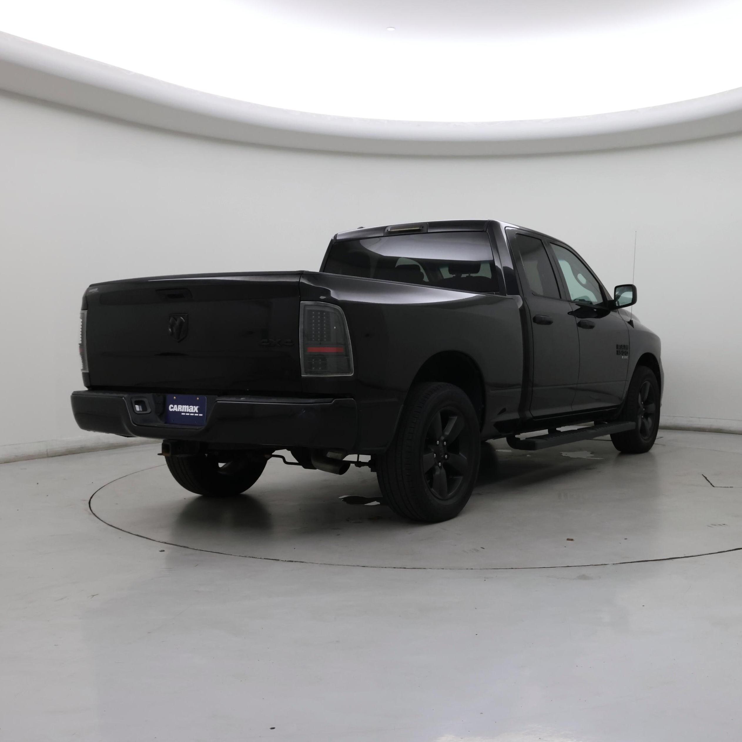 Thumbnail: 2019 RAM 1500 Classic - 8