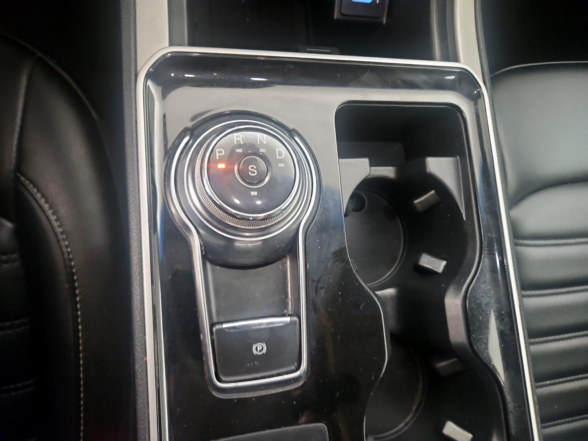 Thumbnail: 2020 Ford Edge - 18