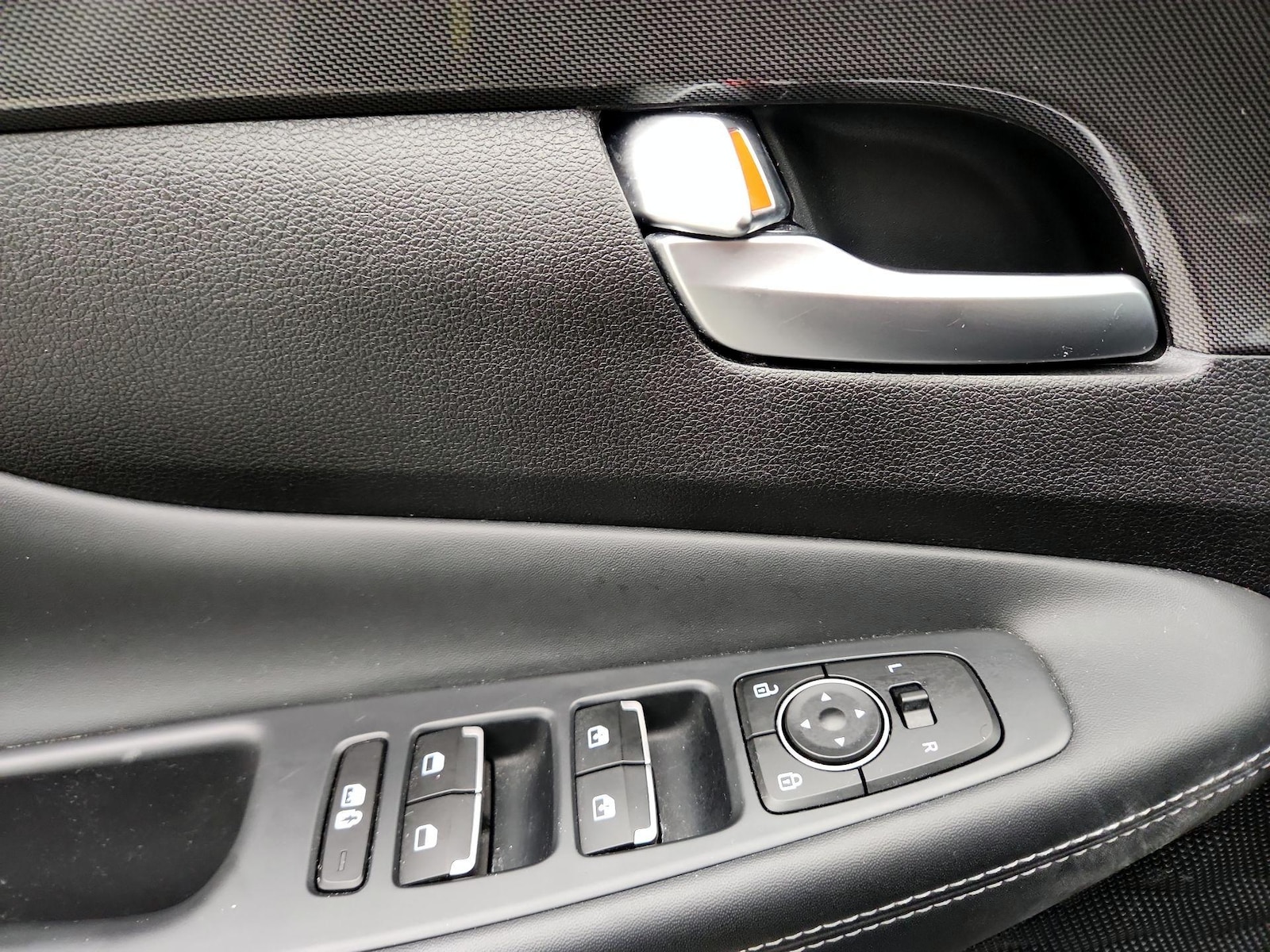 2022 Hyundai Santa Fe SEL - Photo 13
