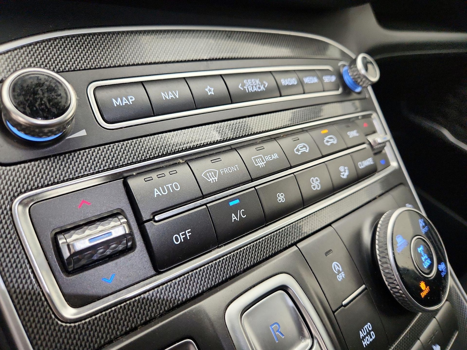 2022 Hyundai Santa Fe SEL - Photo 18