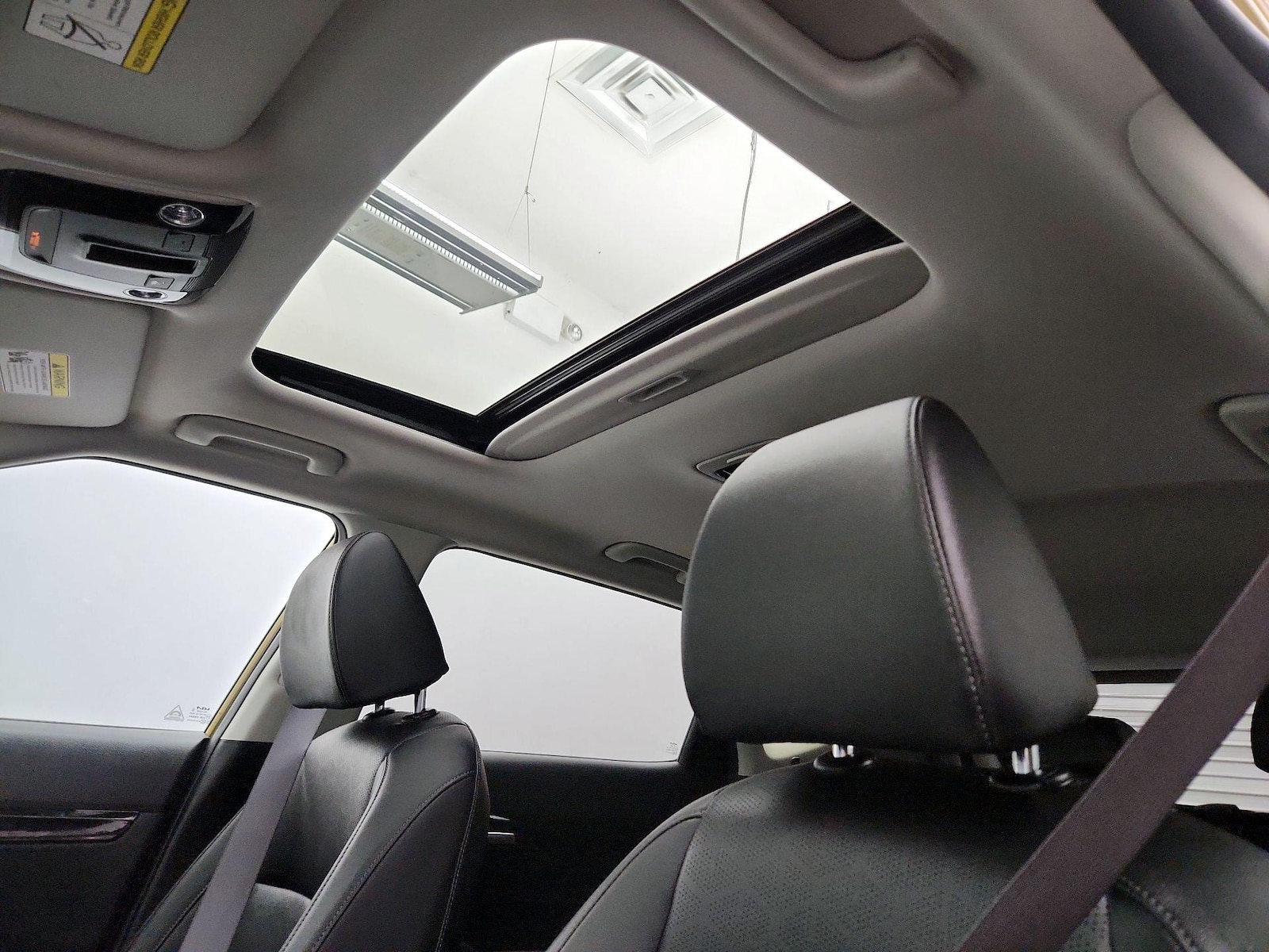 Sunroof(s) & Overhead Airbags