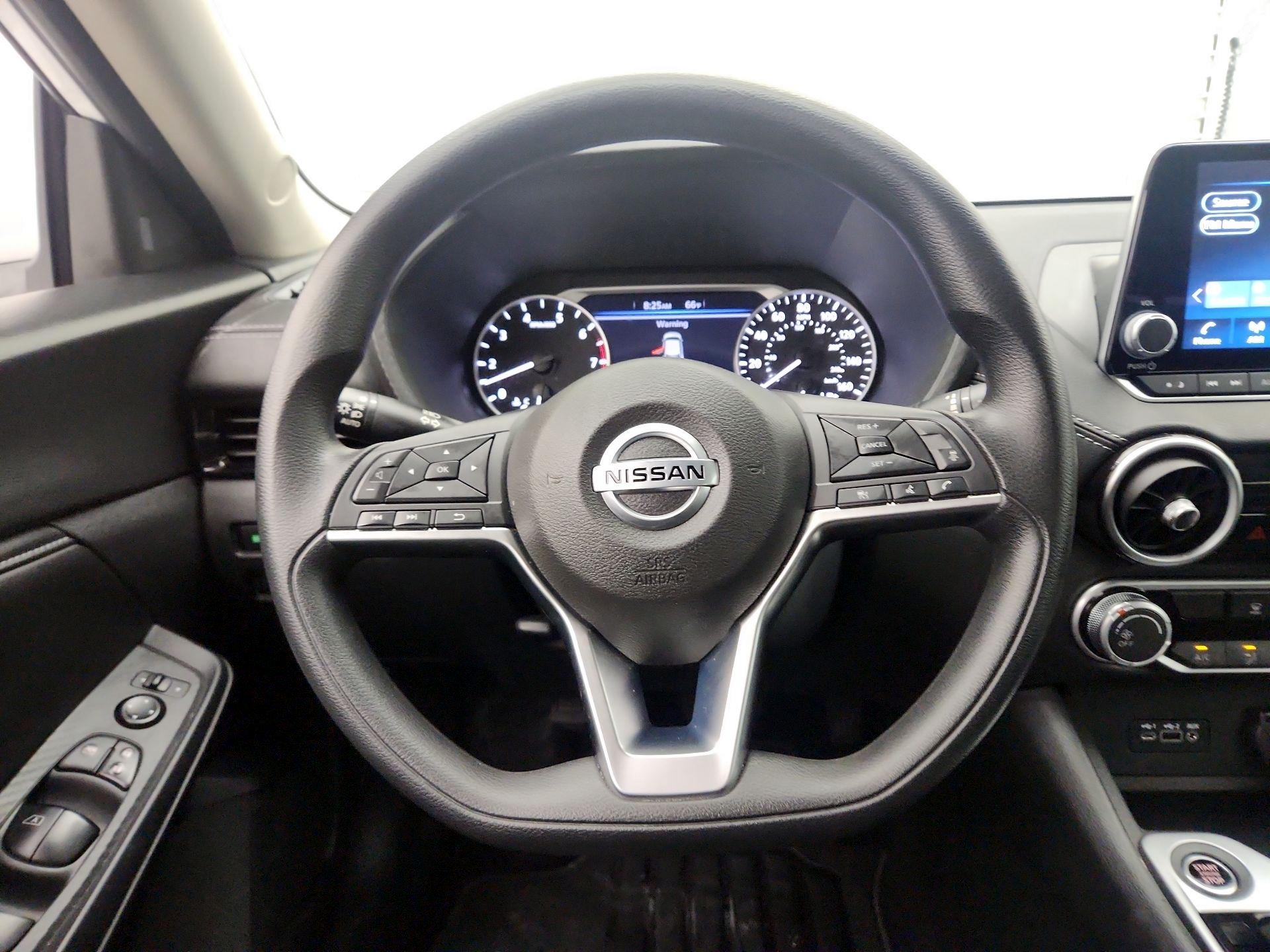 Thumbnail: 2023 Nissan Sentra - 10
