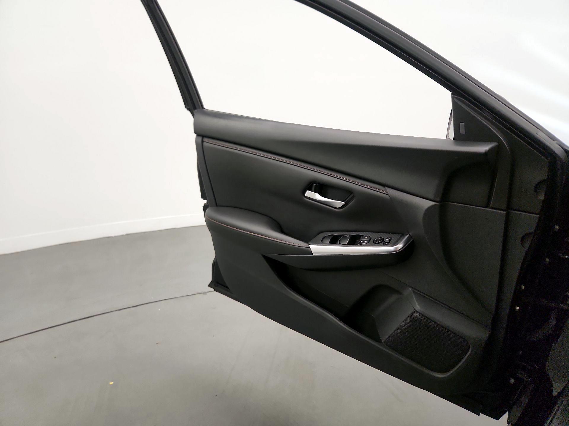 Thumbnail: 2023 Nissan Sentra - 12