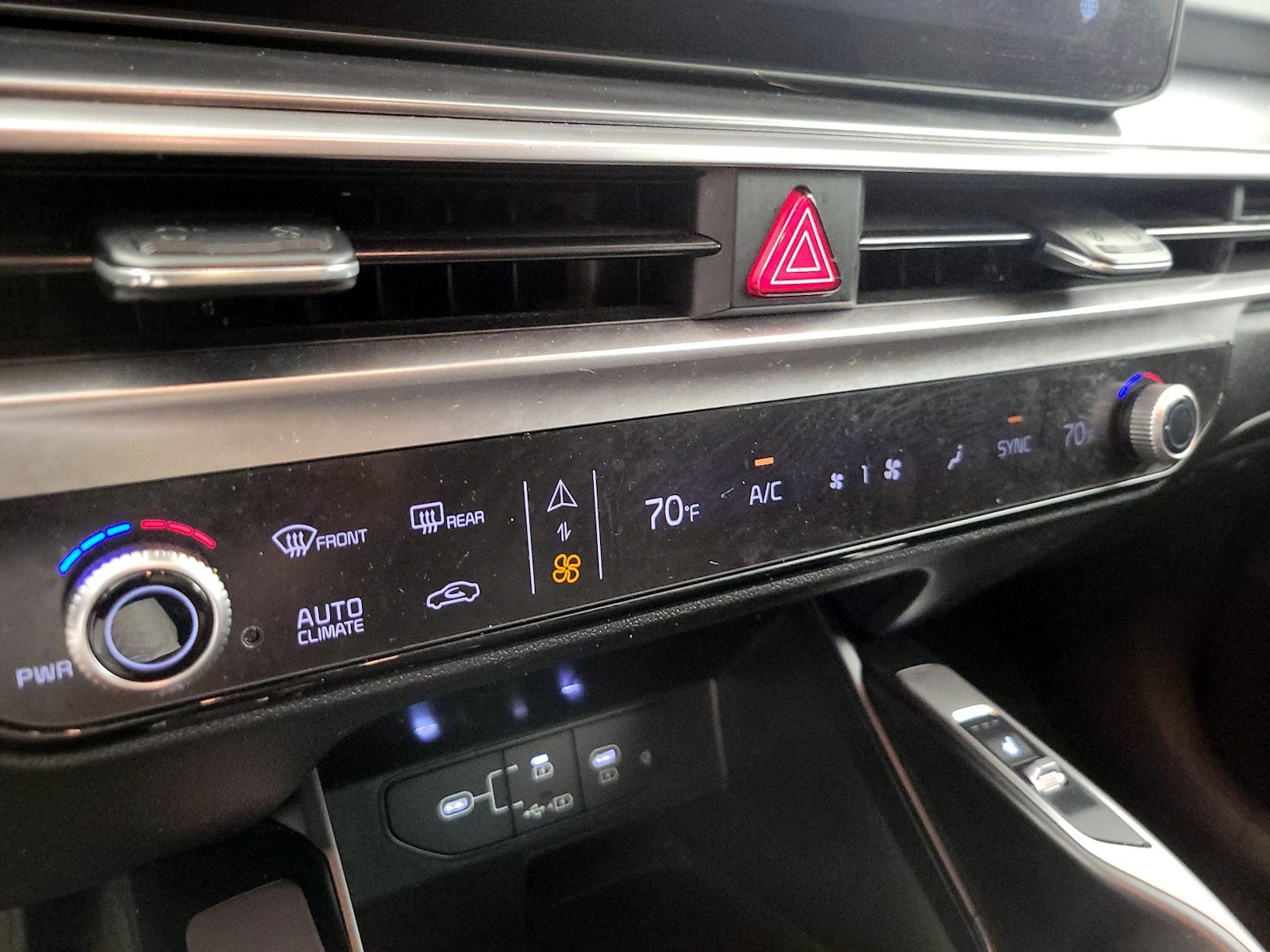 2025 Kia Sorento S - Photo 17