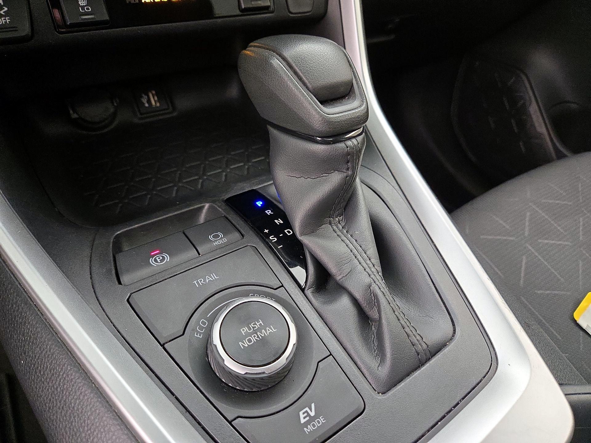 Thumbnail: 2024 Toyota RAV4 - 16