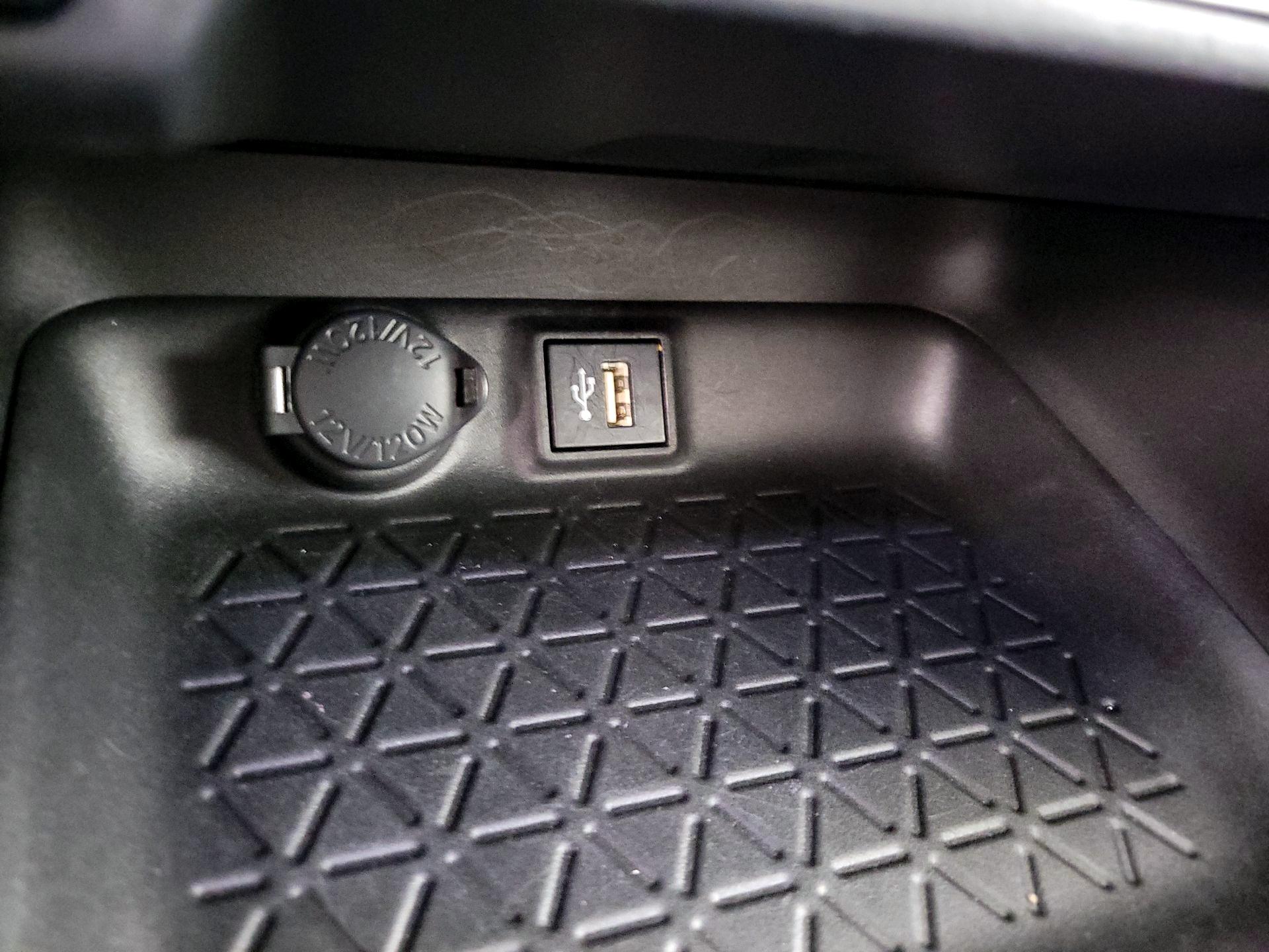 Thumbnail: 2023 Toyota RAV4 - 18