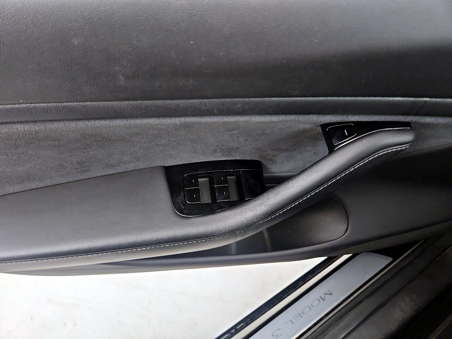 Thumbnail: 2019 Tesla Model 3 - 12