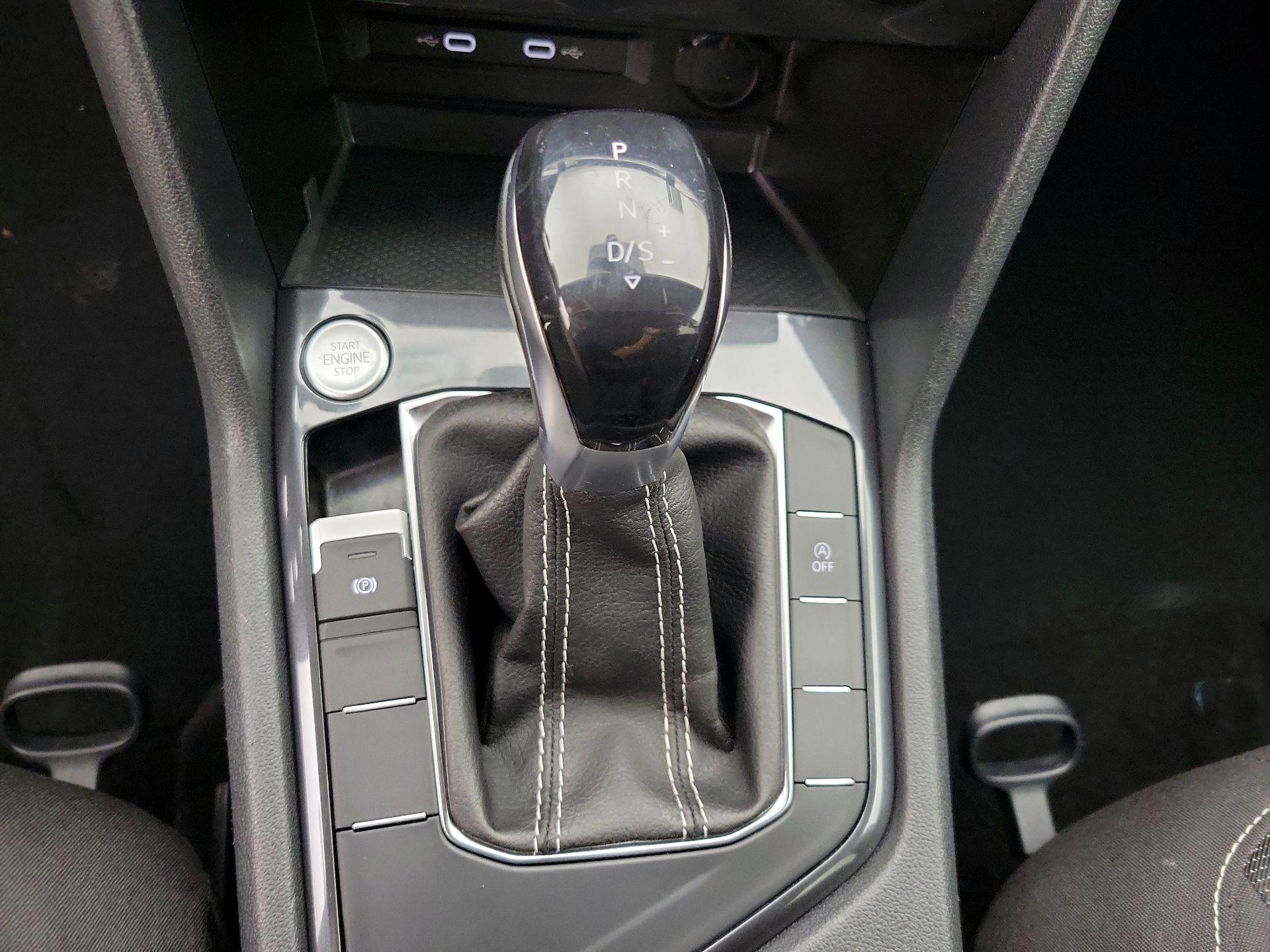 Thumbnail: 2023 Volkswagen Tiguan - 17